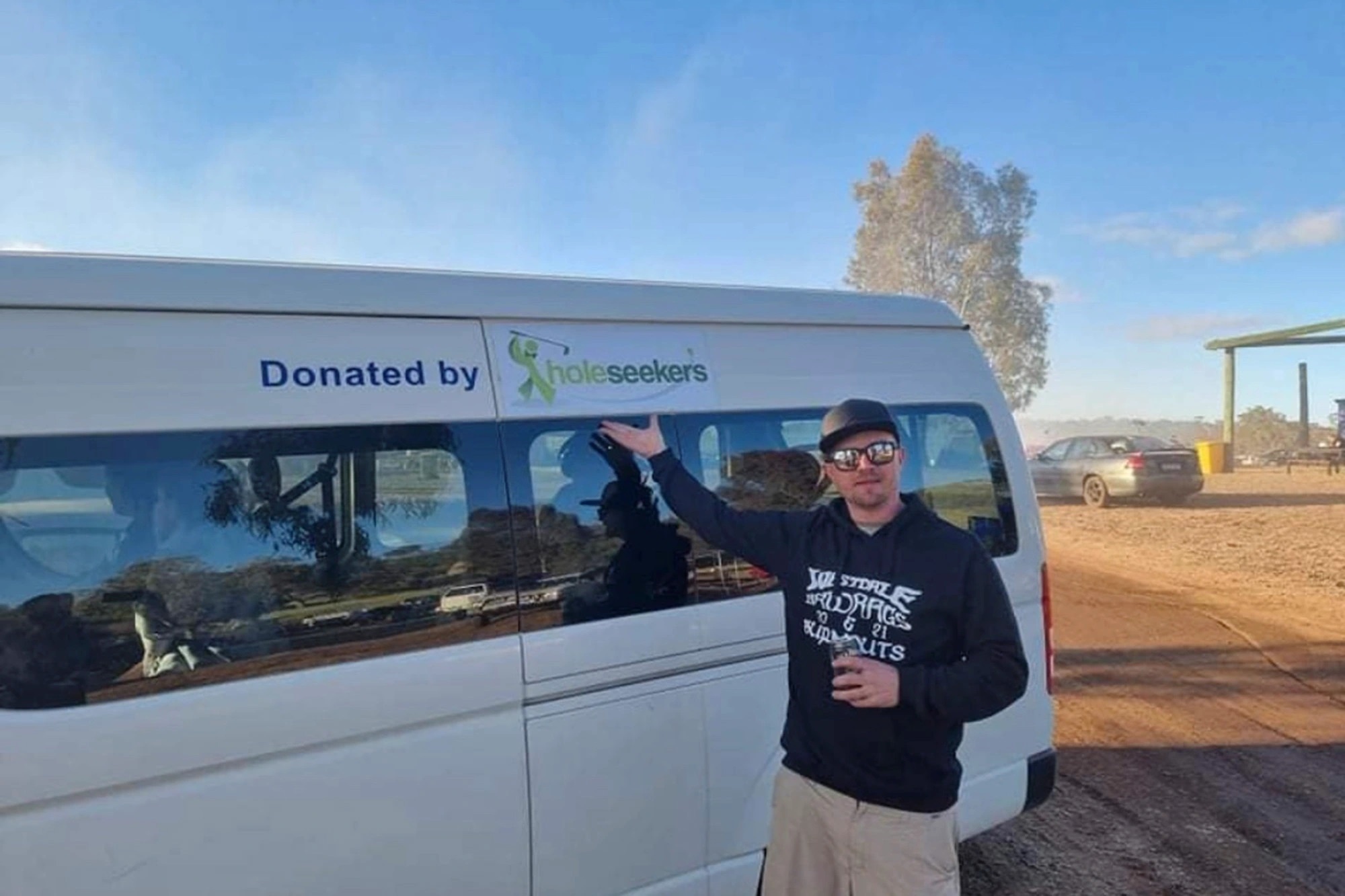 Du lich ket hop hien tinh trung anh 1