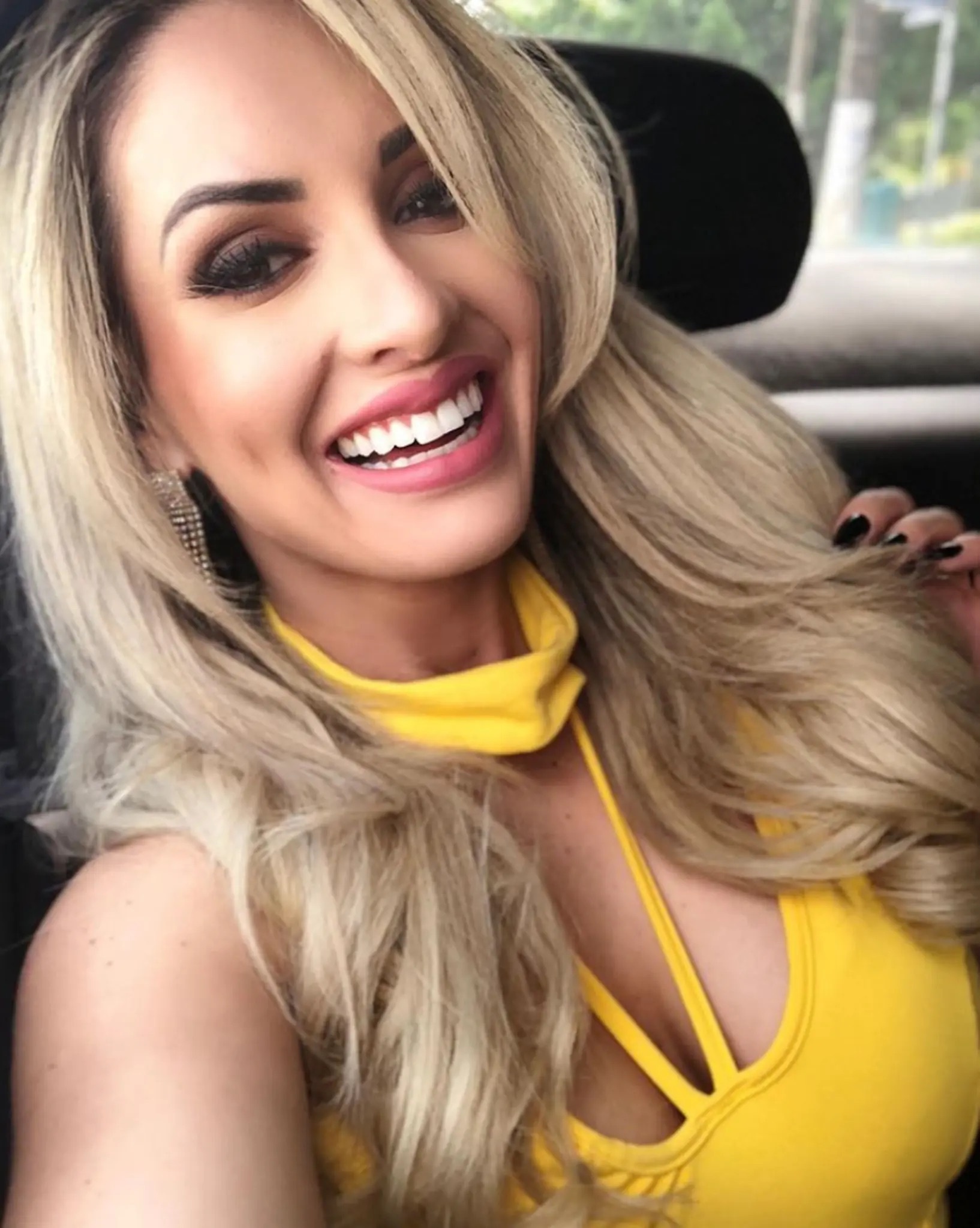 KOL bị đuổi vì ăn mặc hở hang ảnh 1 KOL bi duoi vi an mac ho hang anh 1