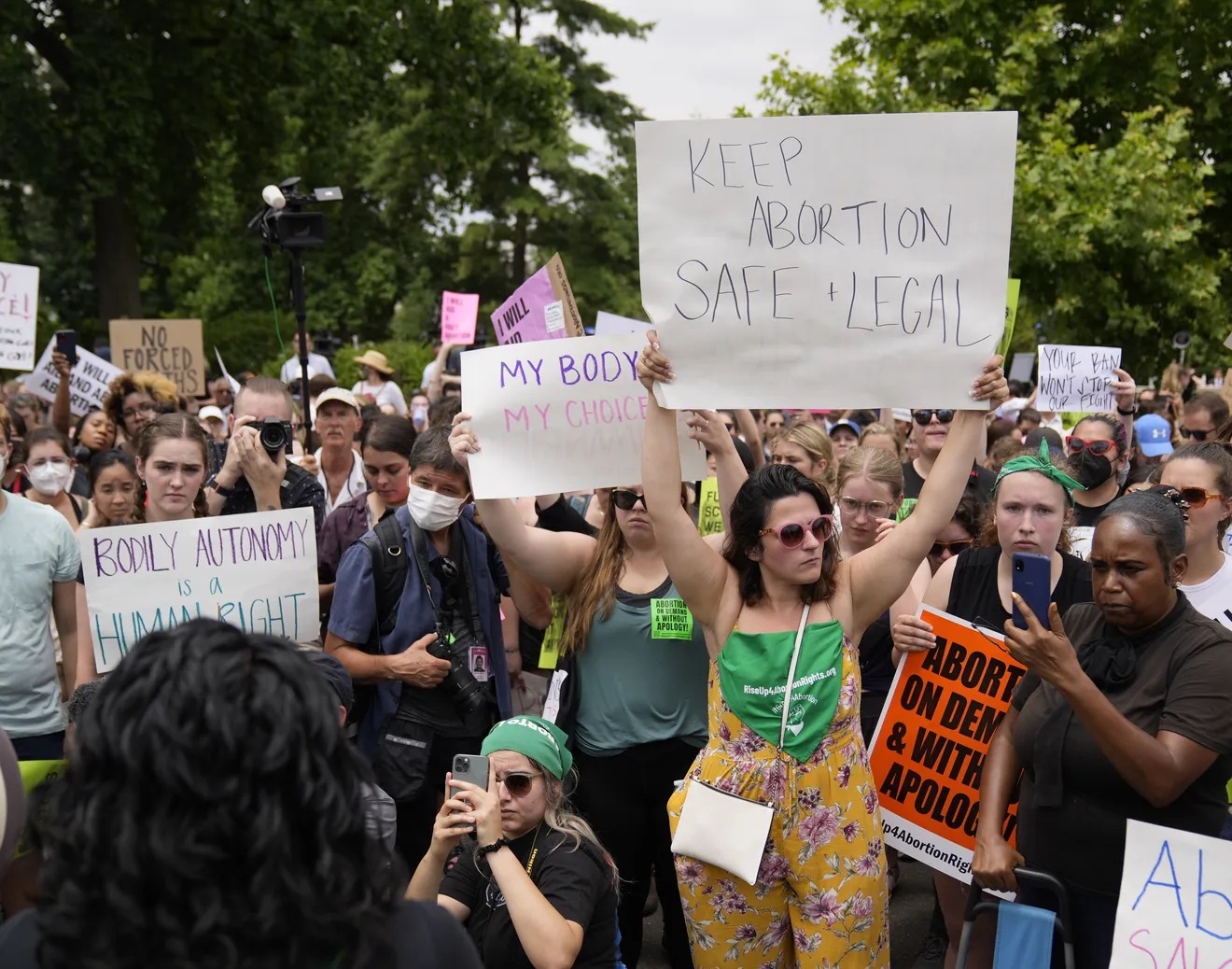 Lenh cam pha thai anh 2