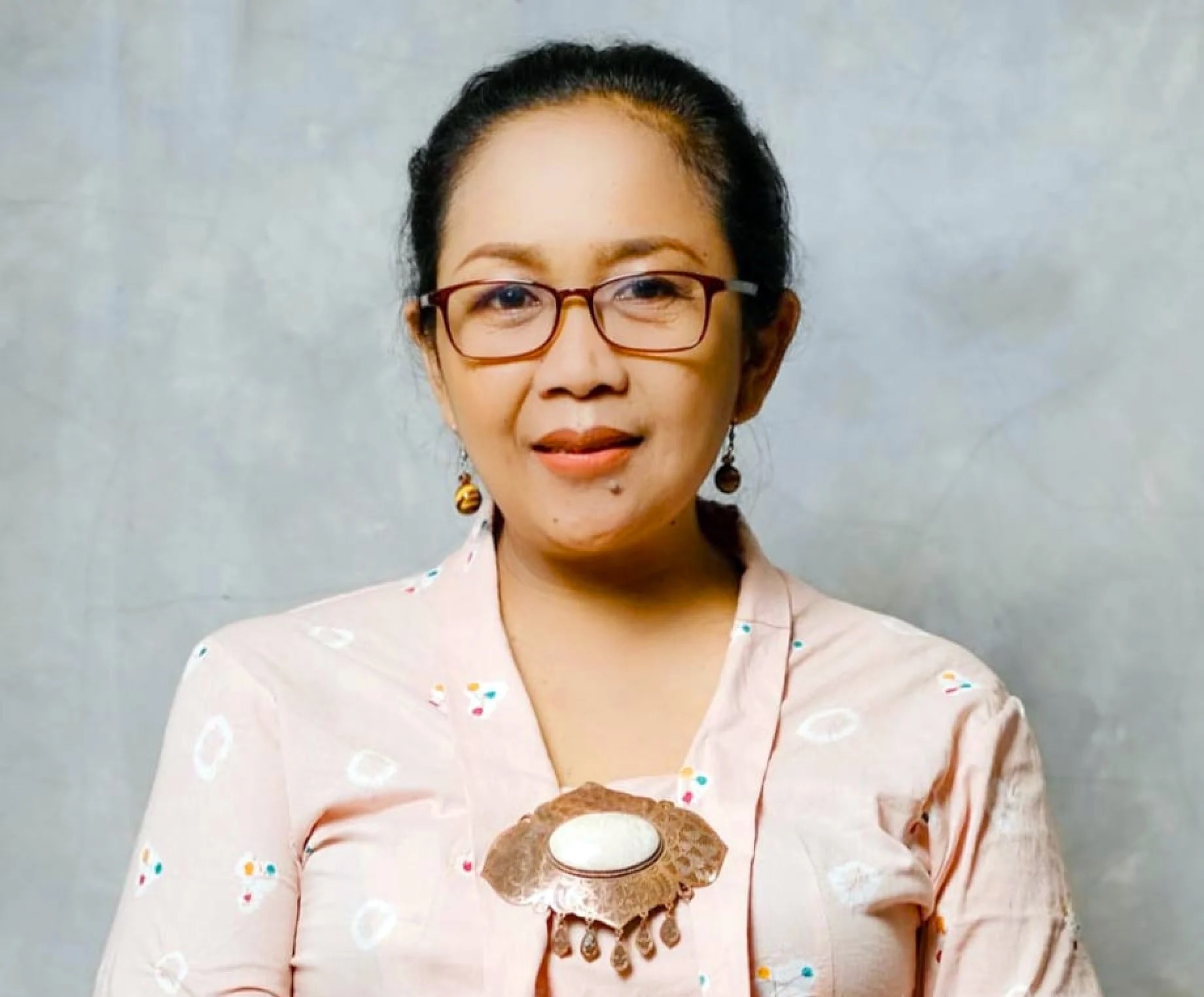 nu sinh indonesia doi khan trum dau anh 2