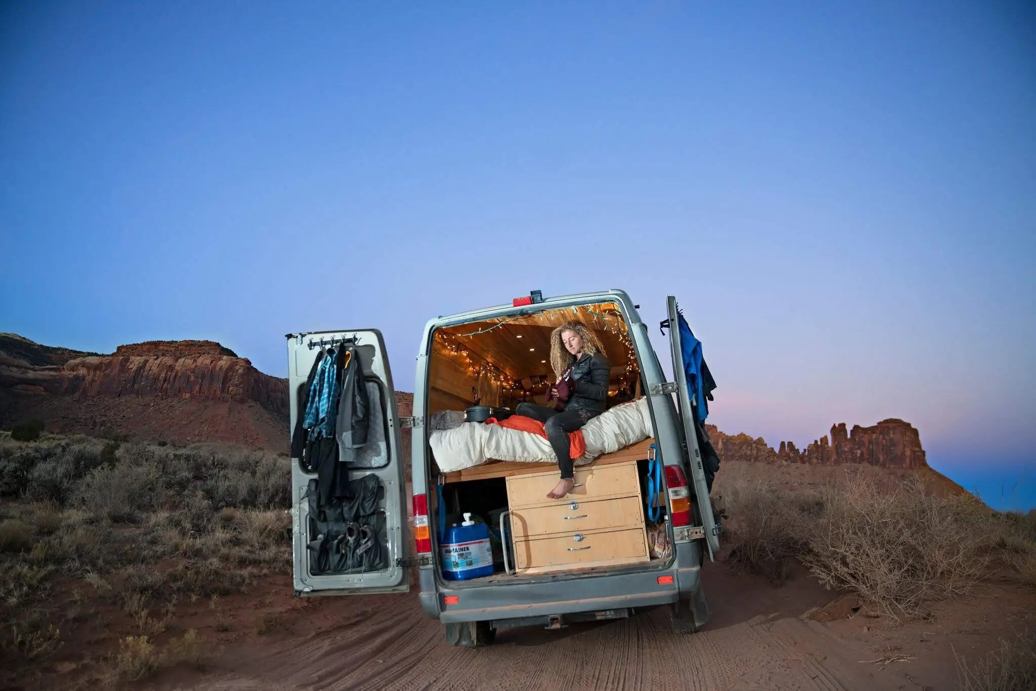 Sống trên xe van ảnh 4 Song tren xe van anh 4