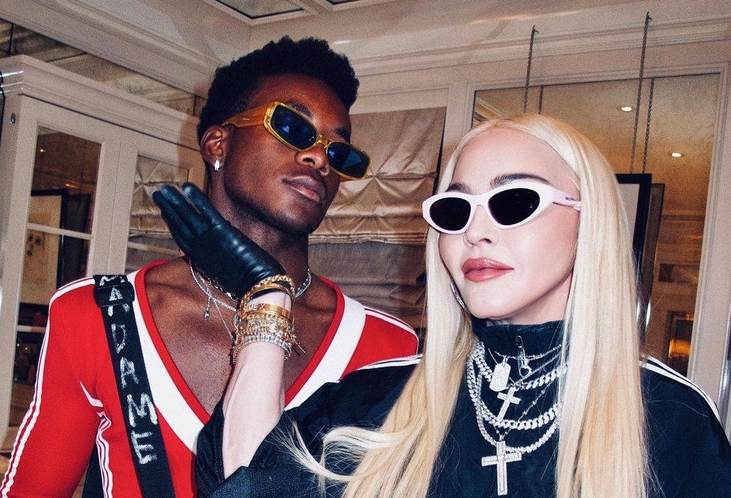 Con trai Madonna duoc khen mac dep hon me hinh anh