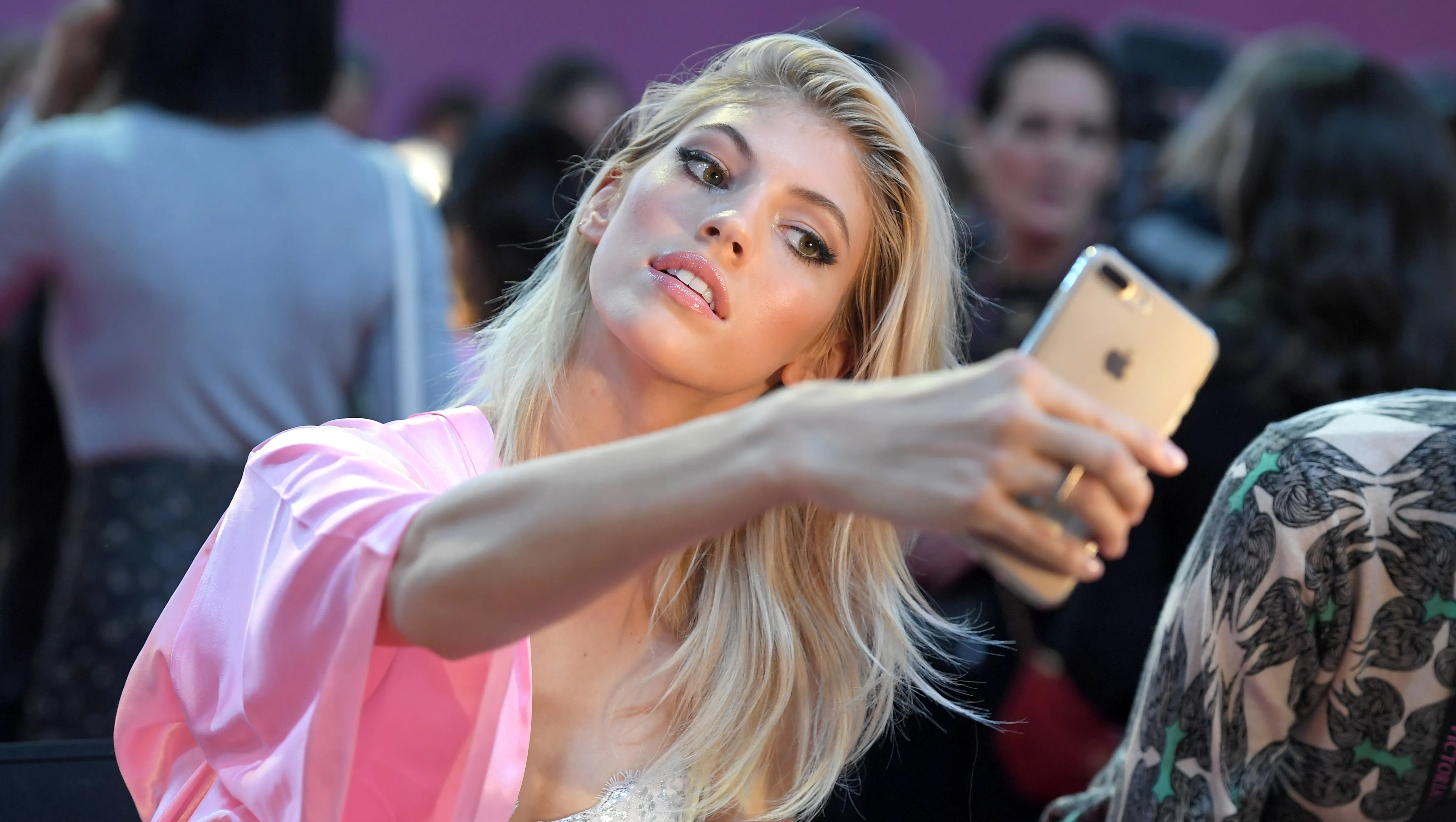 Ky thi nu gioi anh 3