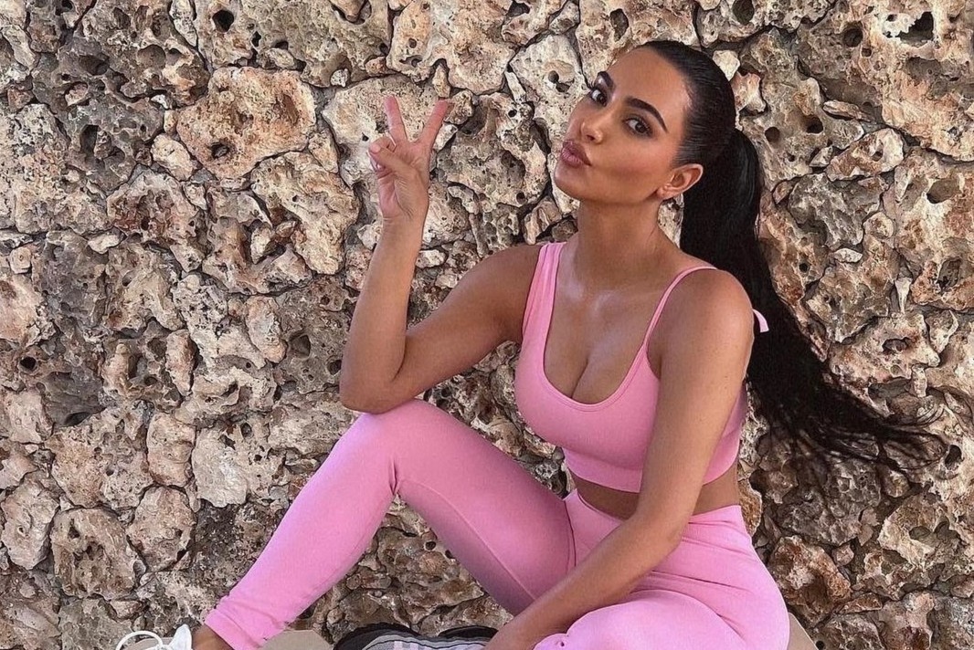Cach Kim Kardashian va nguoi noi tieng giu dang hinh anh