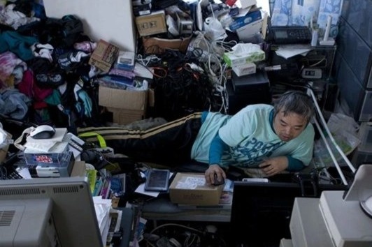 Hang trieu nguoi Nhat Ban muon song an dat ca doi hinh anh