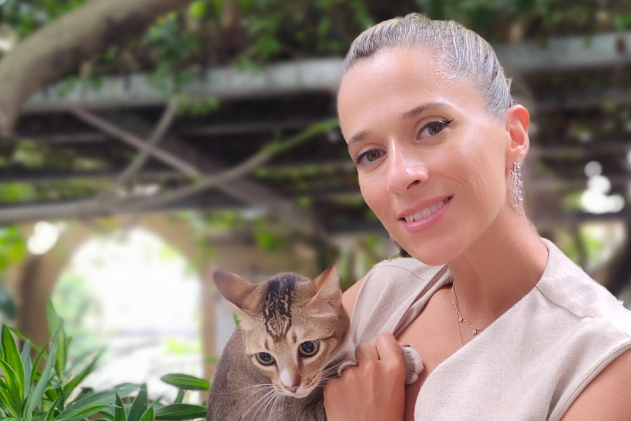 Nu giam doc Phap tung di khap noi, nhung chon song 12 nam o TP.HCM hinh anh