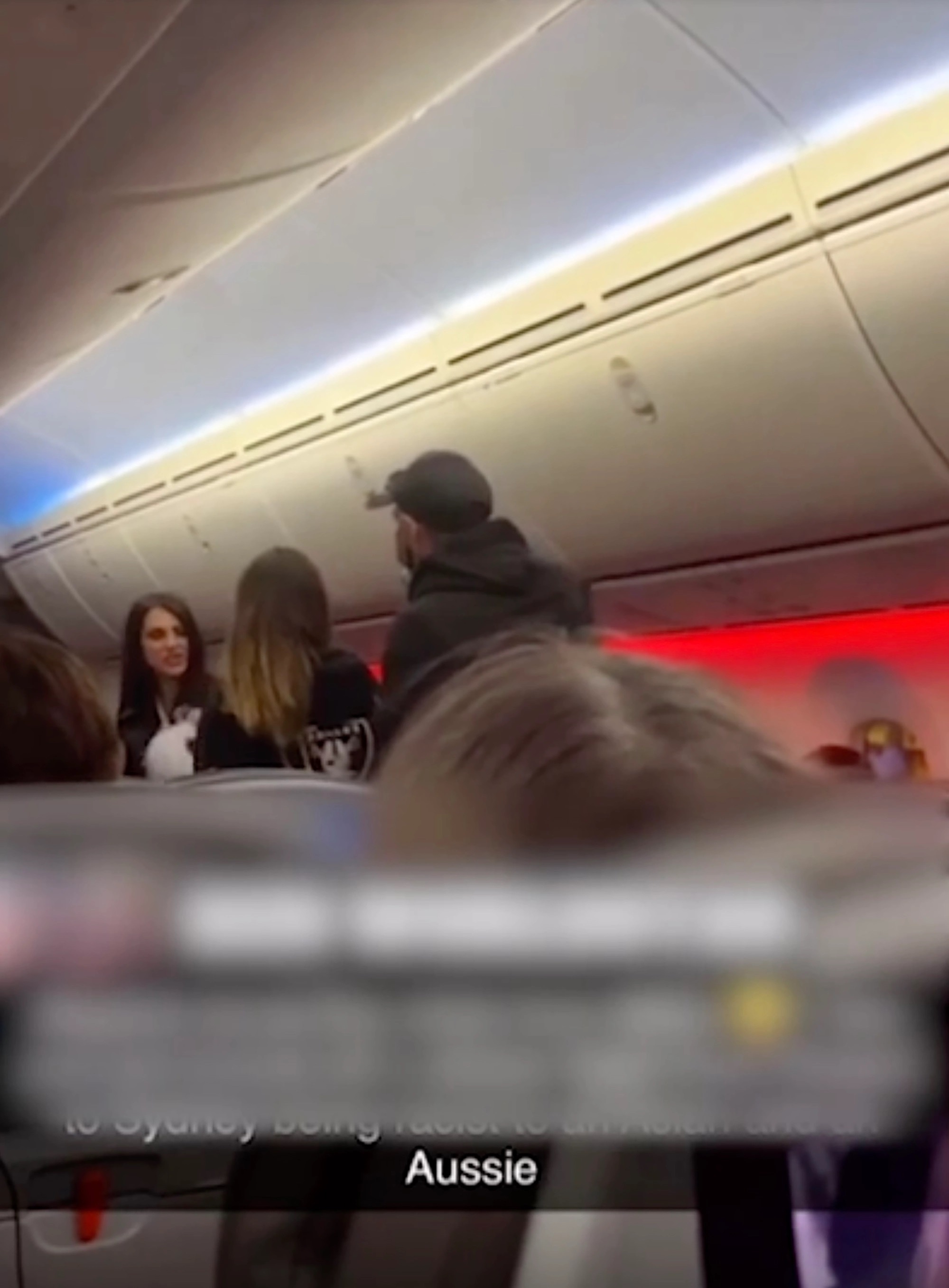 Đuổi khỏi máy bay ảnh 1 Duoi khoi may bay anh 1