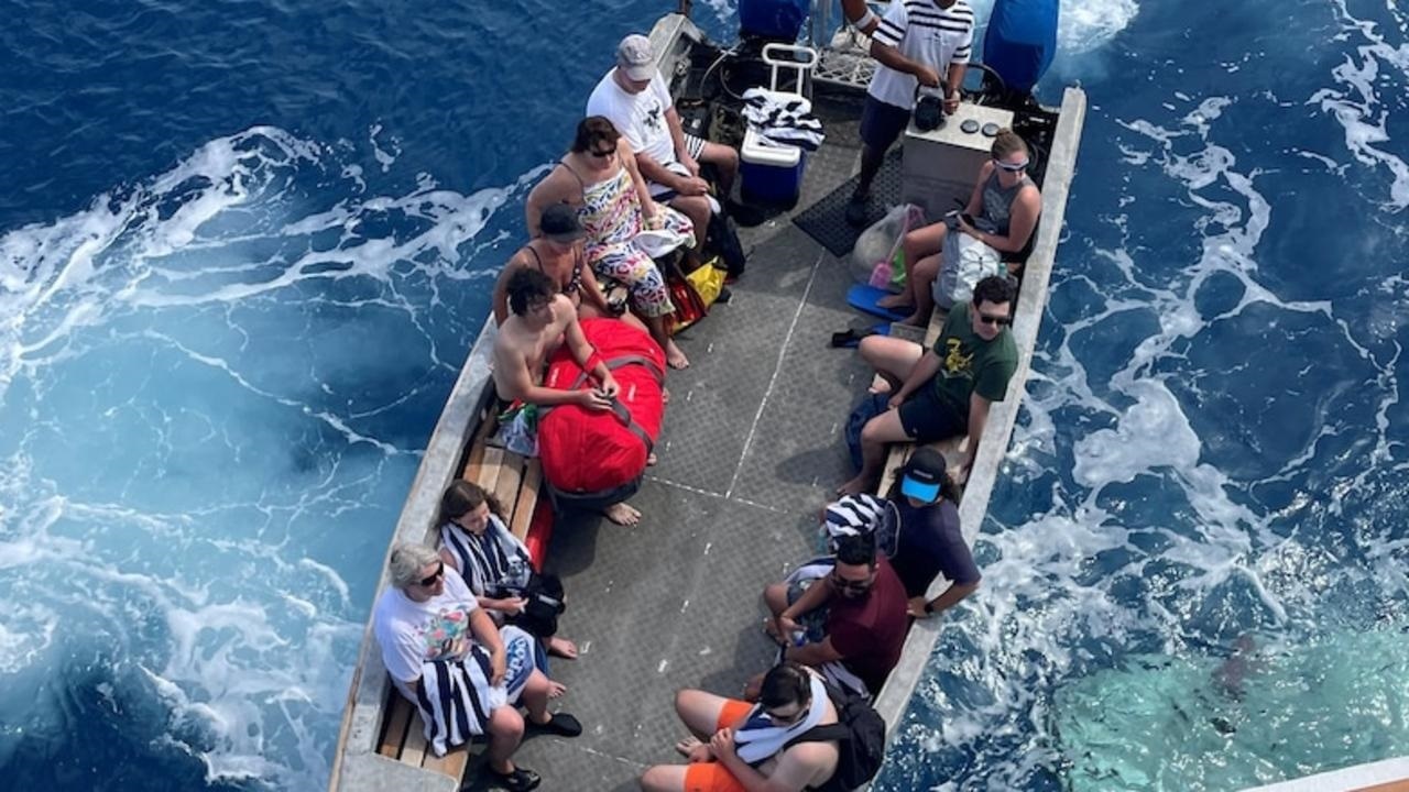 Bỏ rơi giữa biển ảnh 1 Bo roi giua bien anh 1