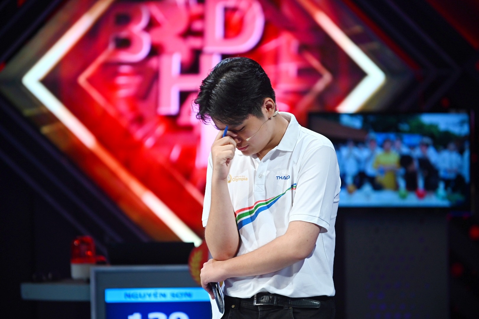 Olympia sai sot anh 2