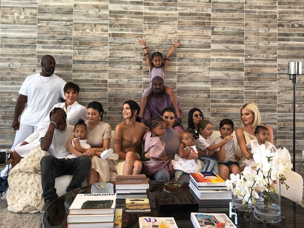 Nha Kardashian Jenner anh 1