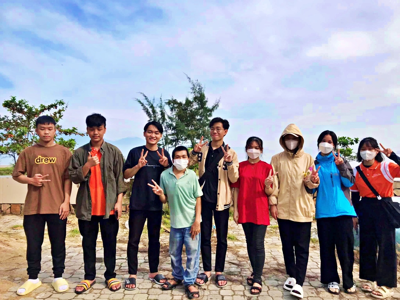 Nhat rac bai bien anh 2