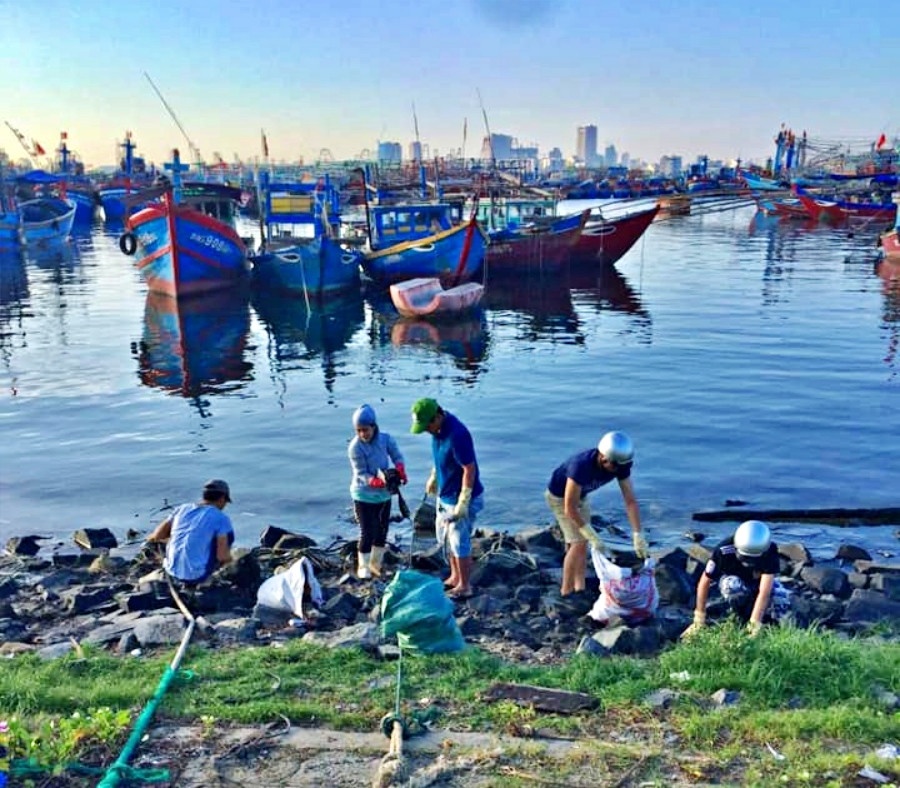 Nhat rac bai bien anh 3