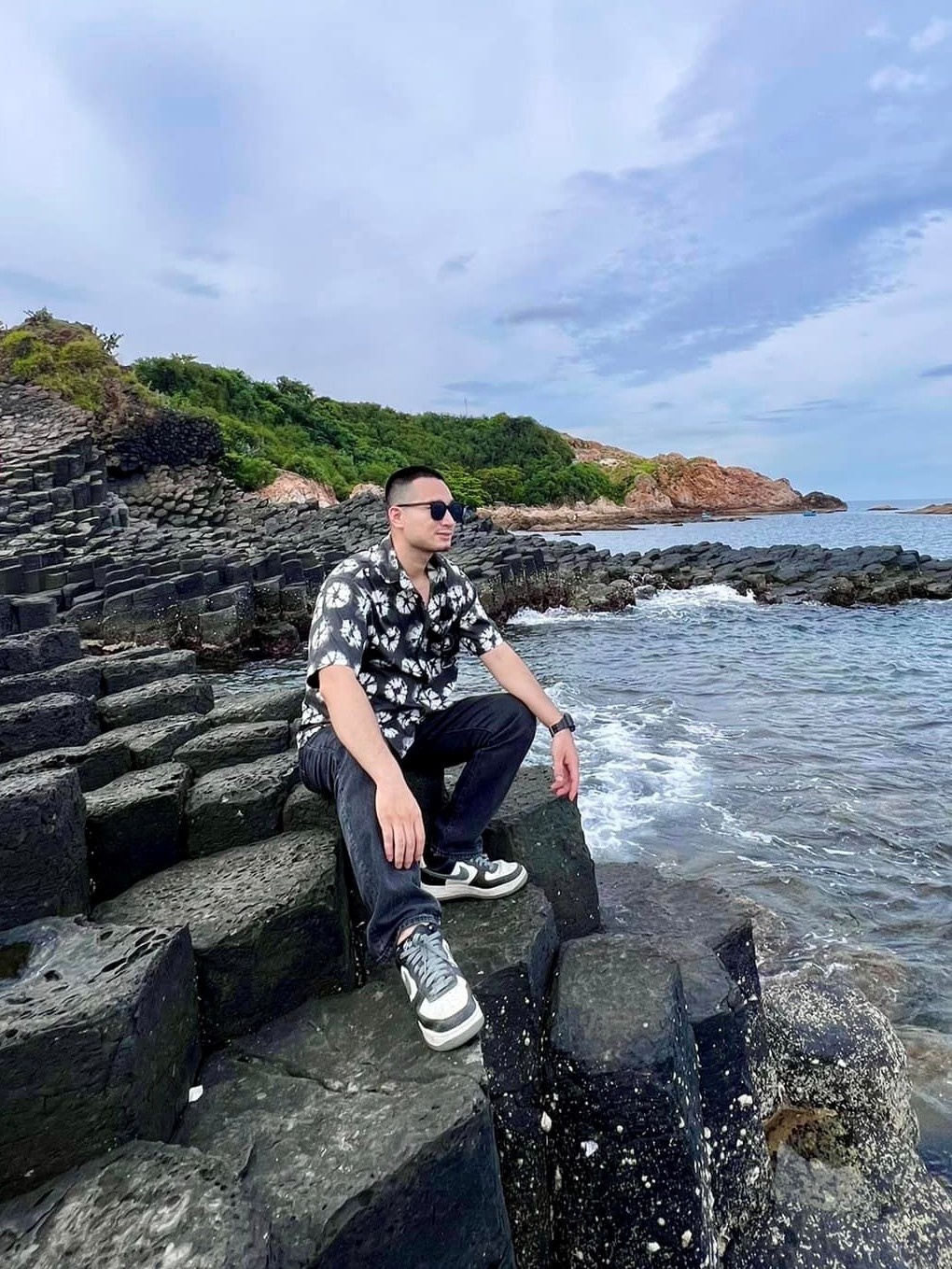 Lien hoan cuoi nam anh 1