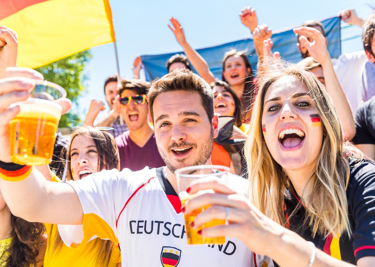 Khu vuc ‘khong co gi bi cam’ tai World Cup 2022 hinh anh