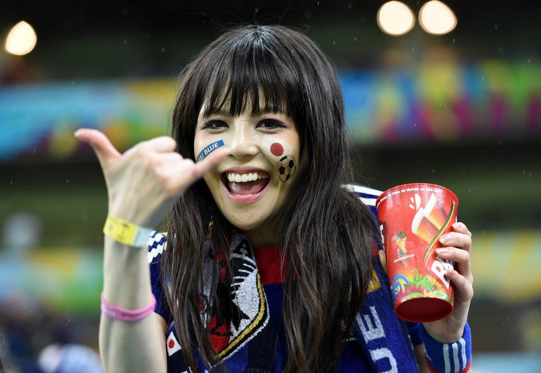 Fan tim moi cach de mua bia o World Cup 2022 hinh anh