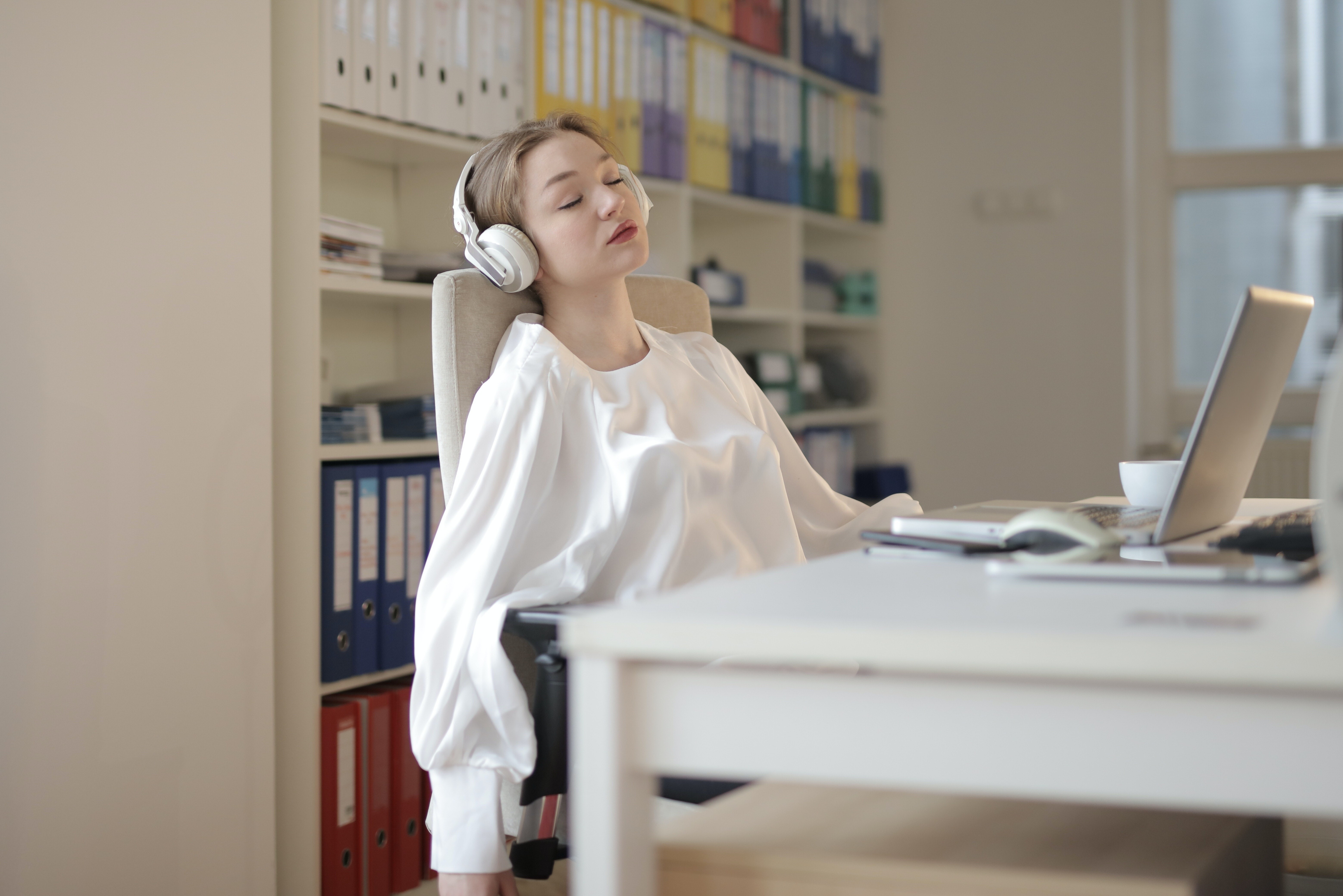 Nhieu nguoi tu choi cong viec khong duoc nghi thu 7 hinh anh