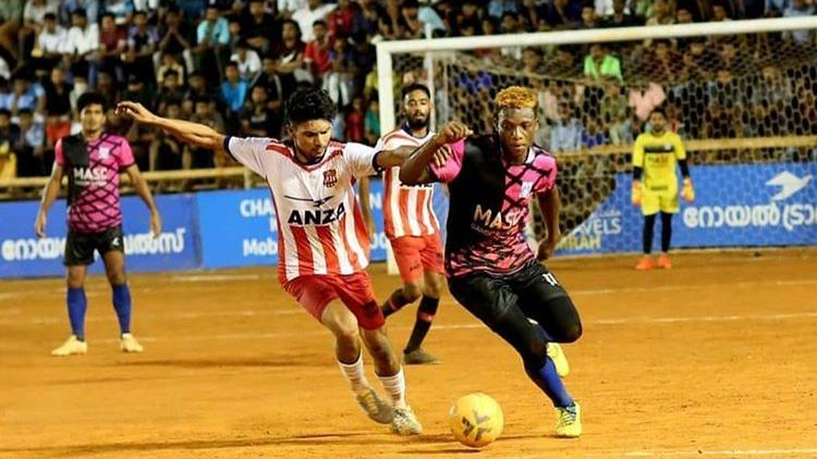 Mo hinh Messi Ronaldo anh 4