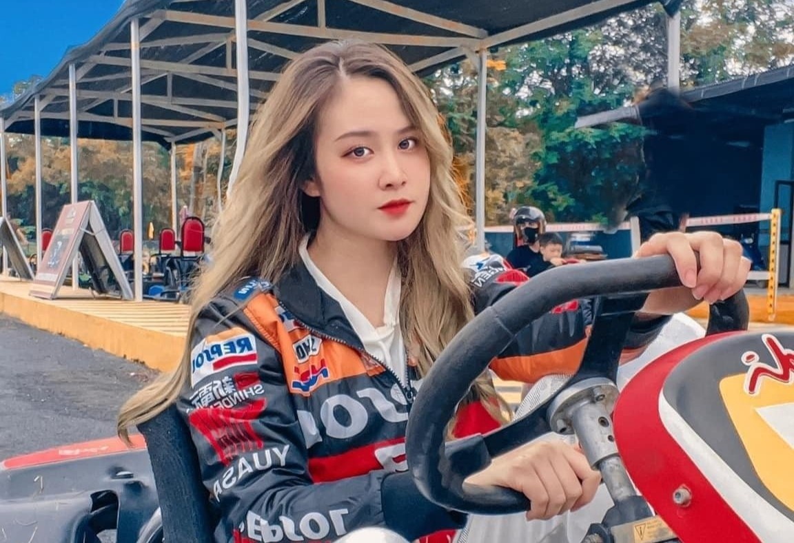 Di choi golf, ban sung son, dua xe Go-kart dau nam moi hinh anh