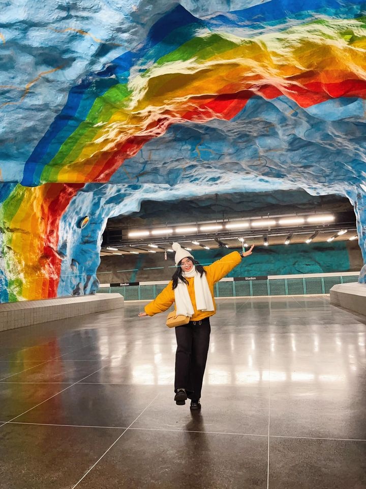 Lien tuc di du lich anh 4