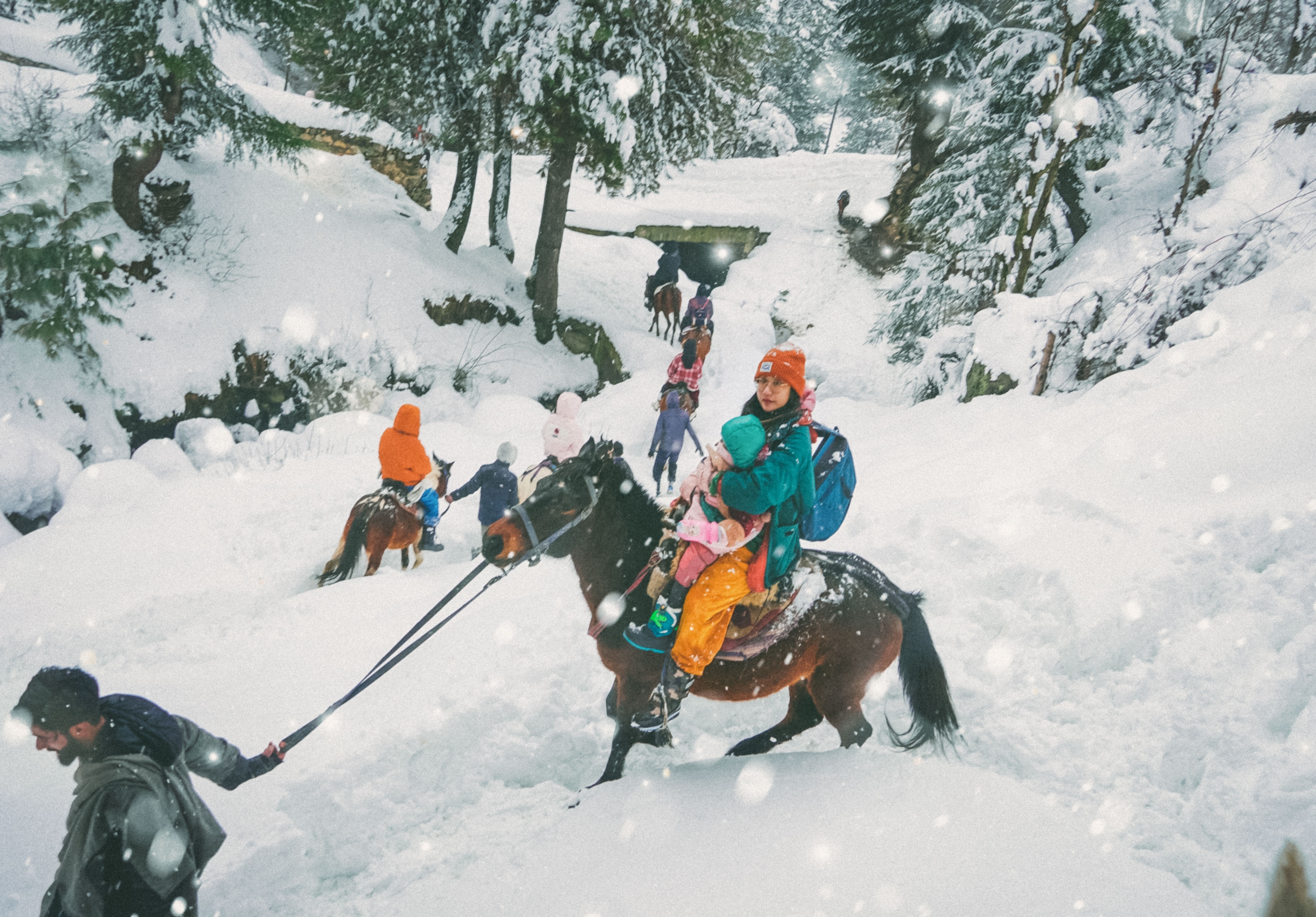 Lien tuc di du lich anh 9