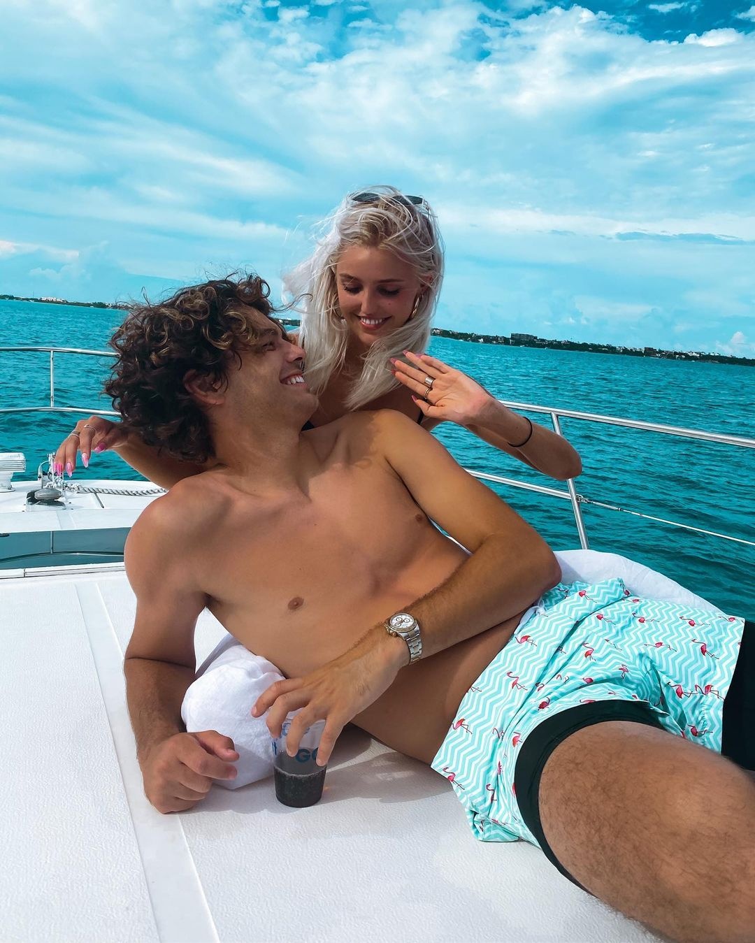 Ban gai sao quan vot anh 1