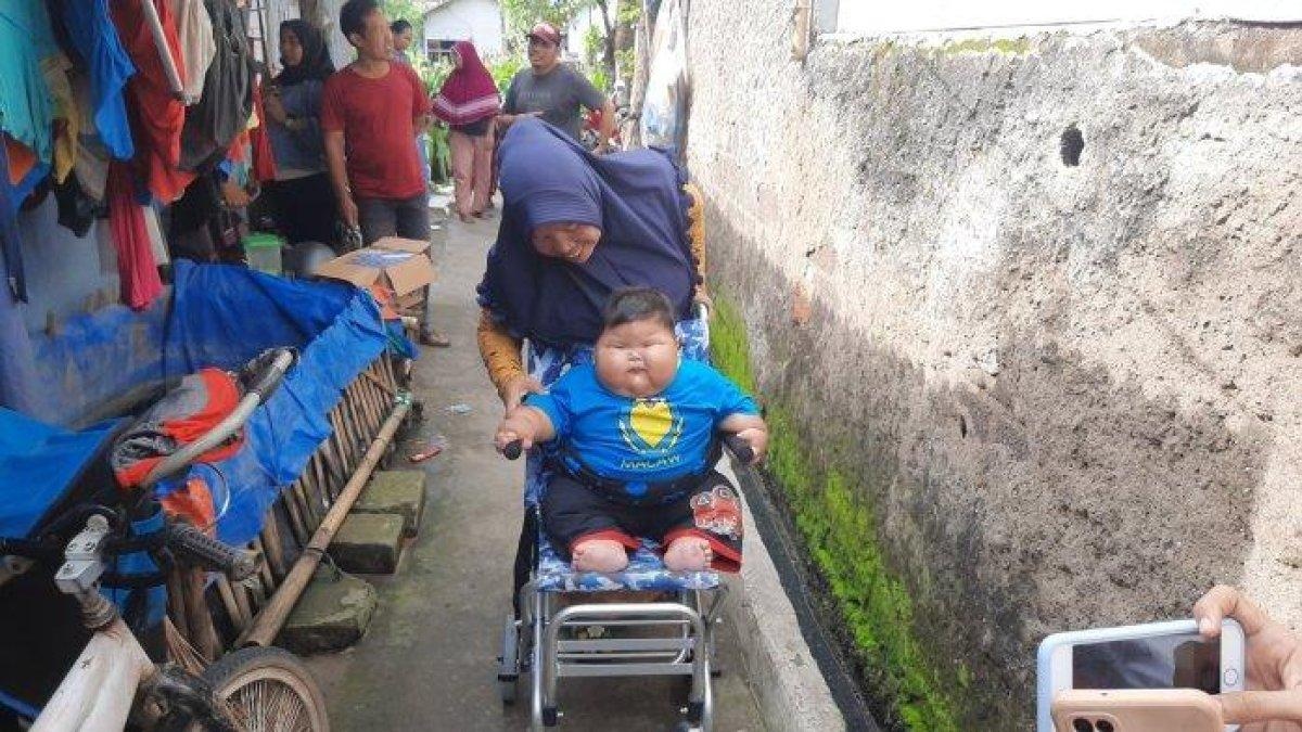 Em bé nặng 27 kg ảnh 1 Em be nang 27 kg anh 1