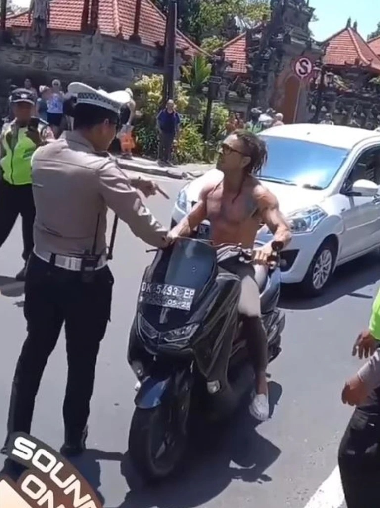 Lenh cam o Bali anh 1