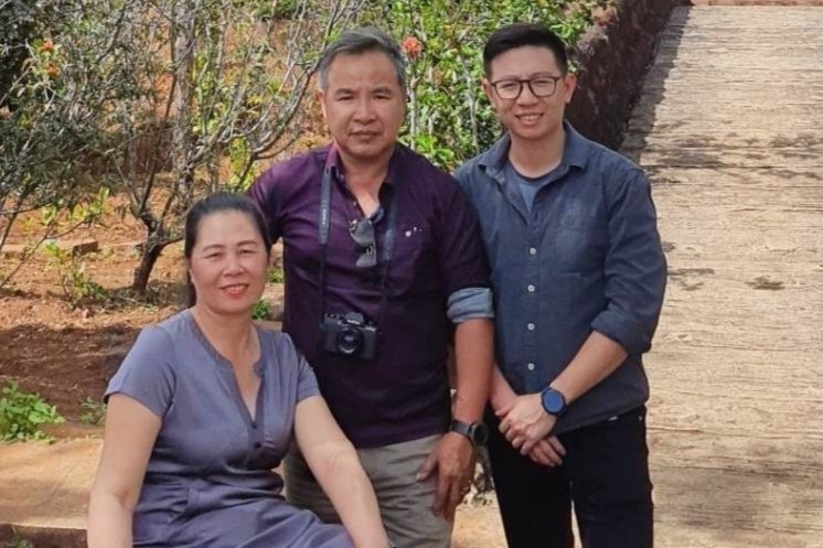 Con trai ban het nha cua o Ha Noi, dua bo me vao Da Lat song hinh anh