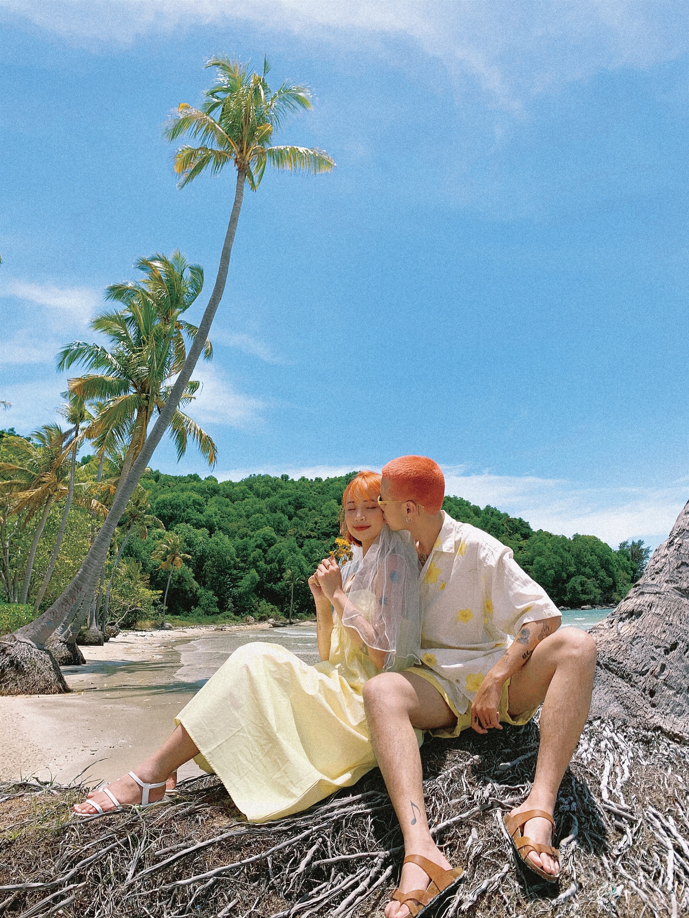 Cap doi me du lich anh 2