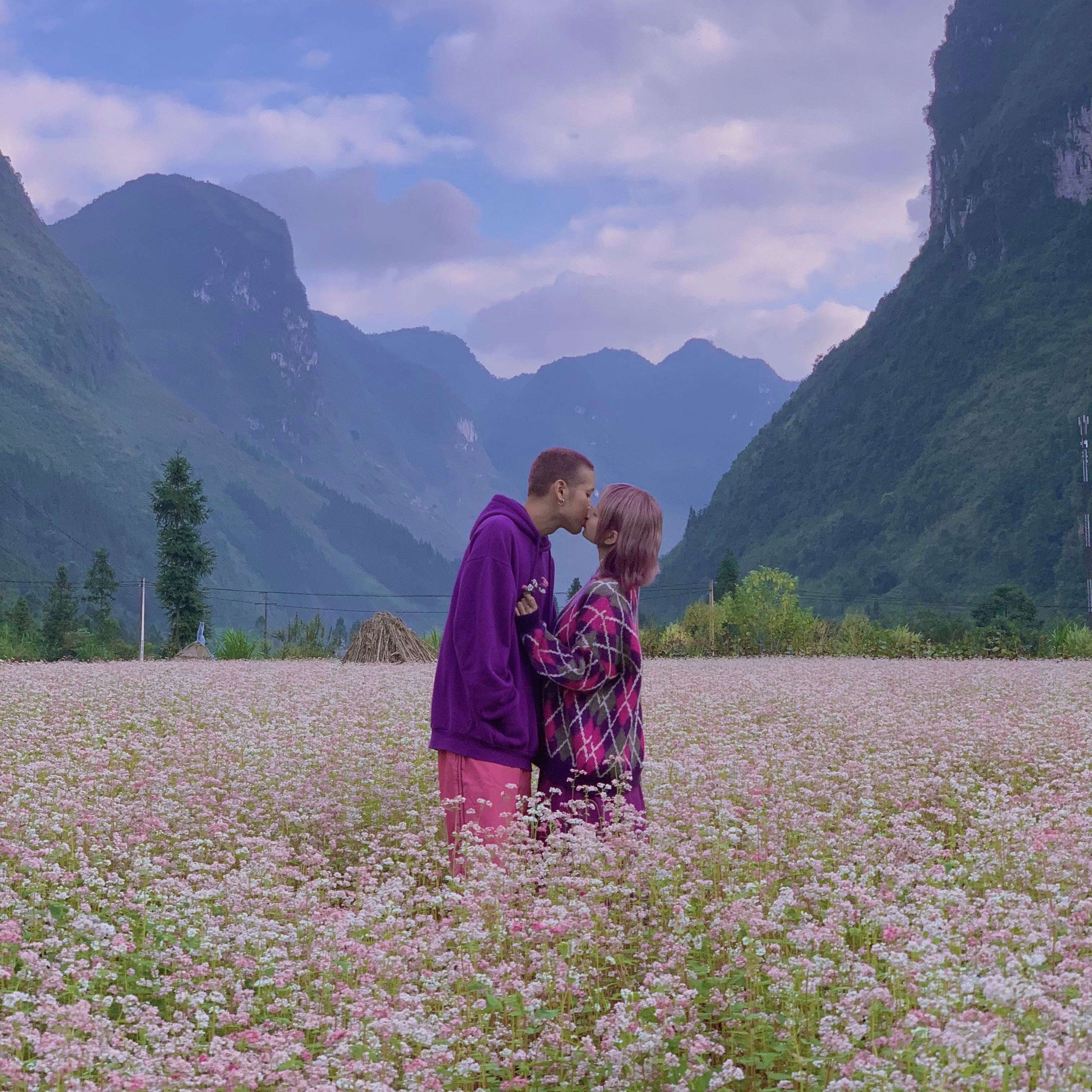 Cap doi me du lich anh 8