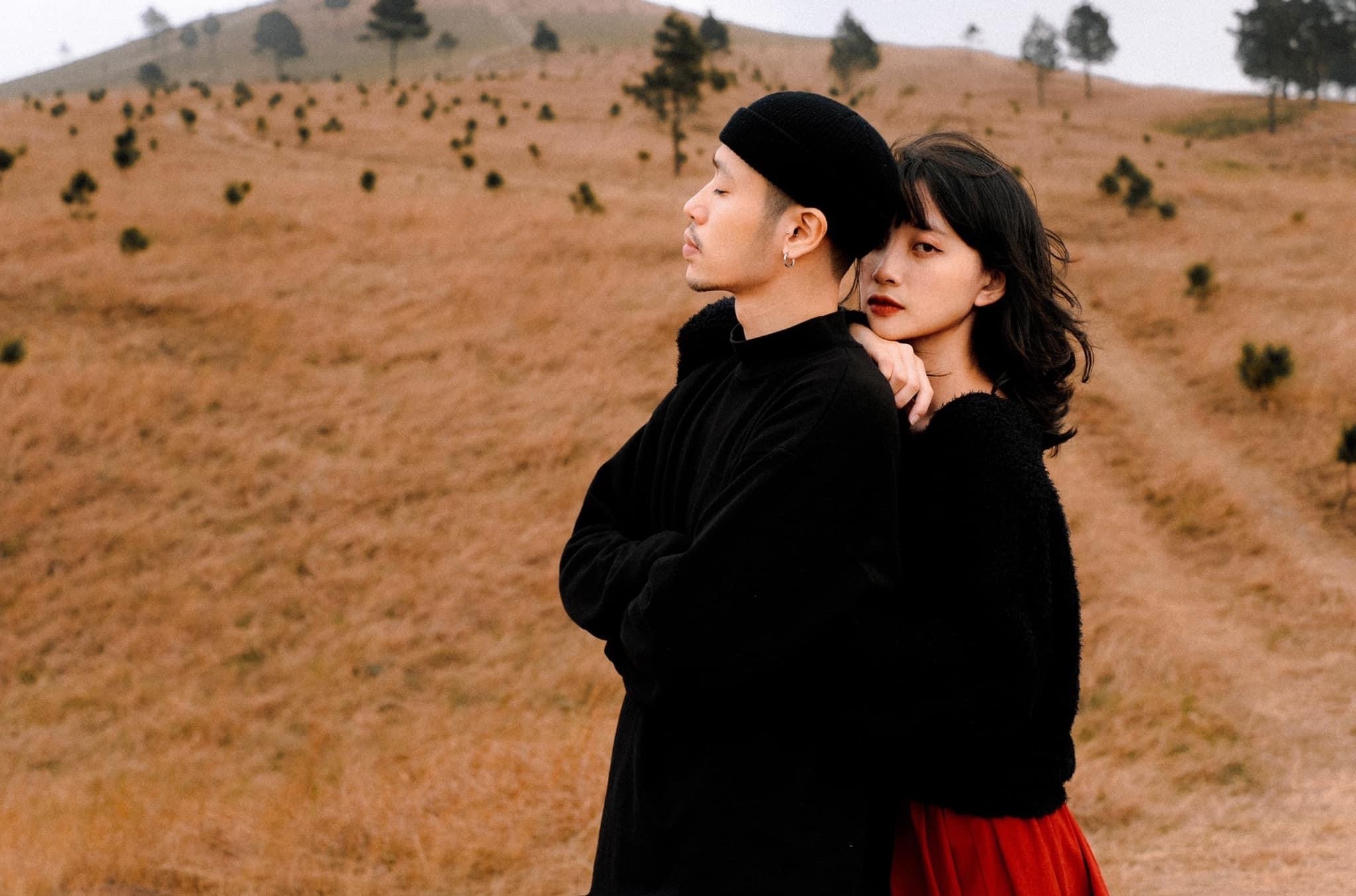 Cap doi me du lich anh 11