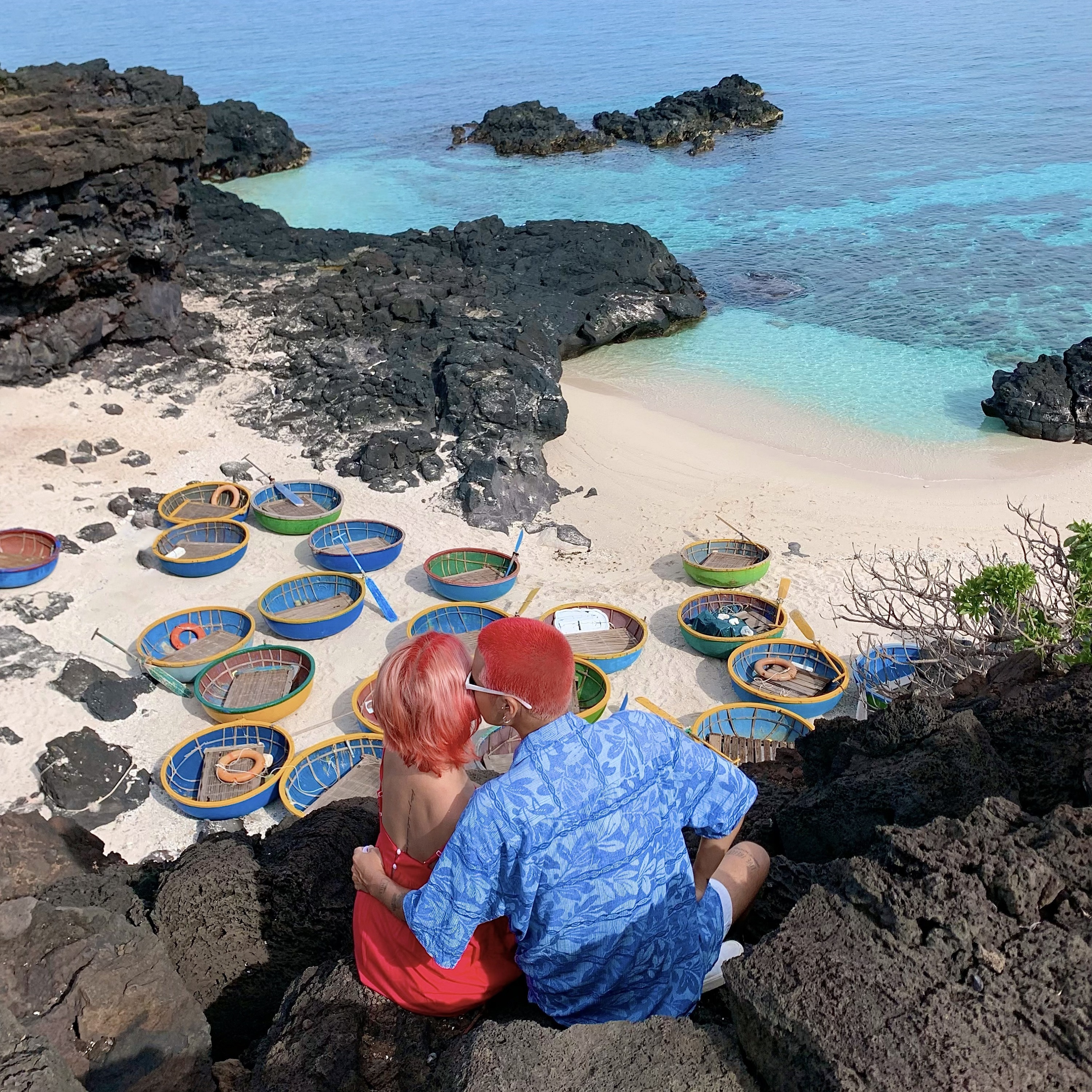 Cap doi me du lich anh 7