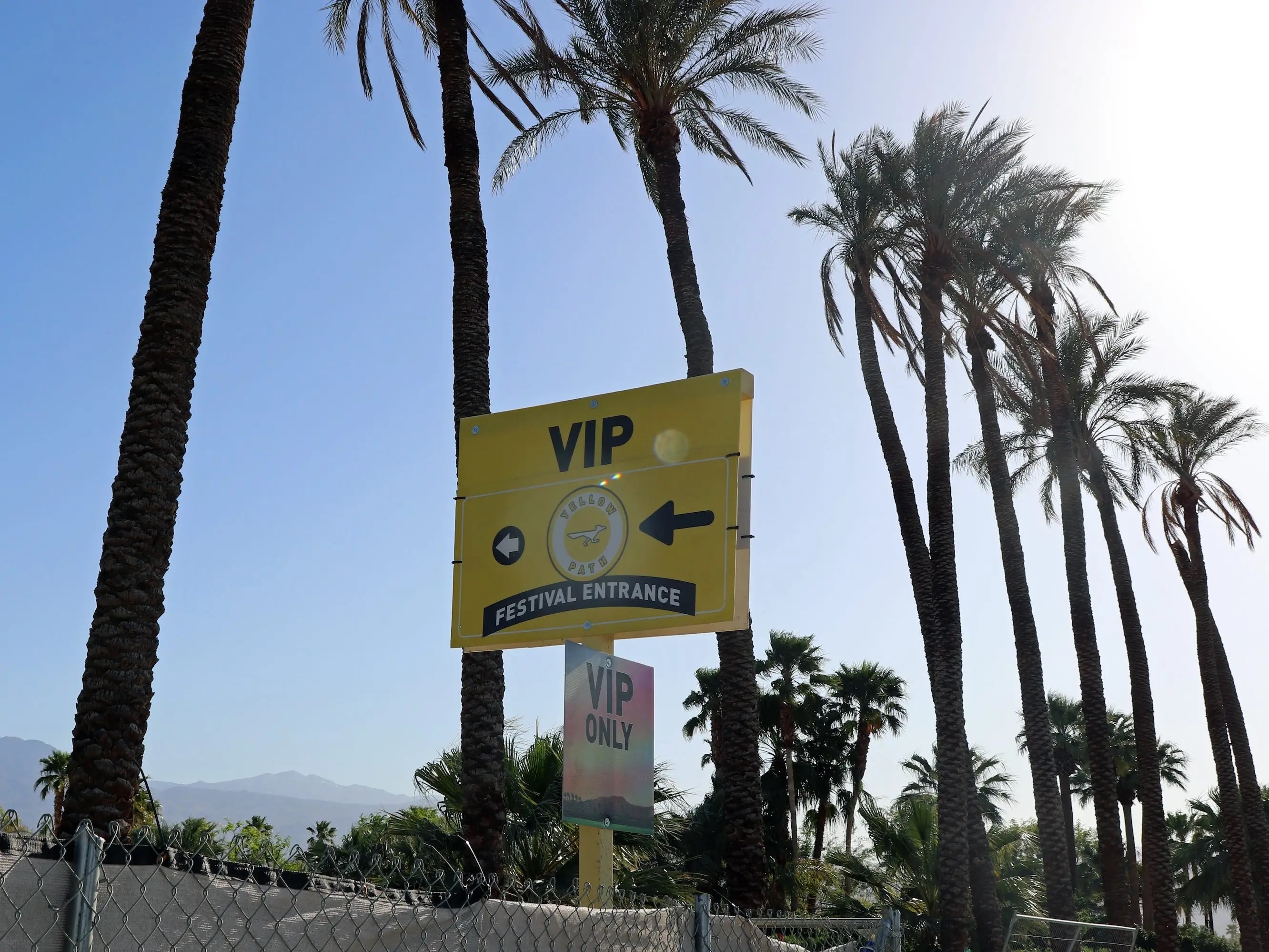 Coachella ảnh 2 Coachella anh 2