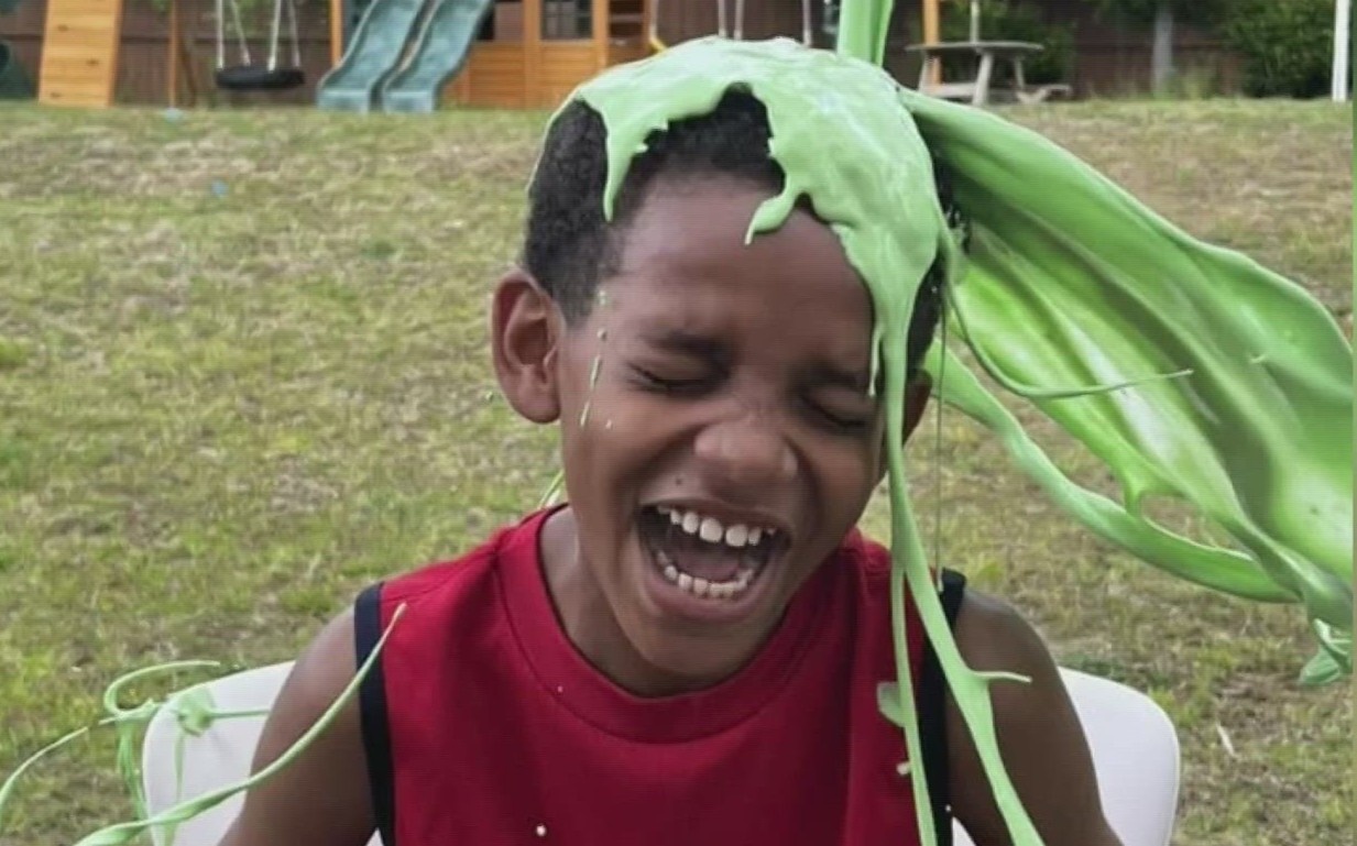 Dieu bat ngo cho cau be My moi ca lop nhung khong ai toi du sinh nhat hinh anh