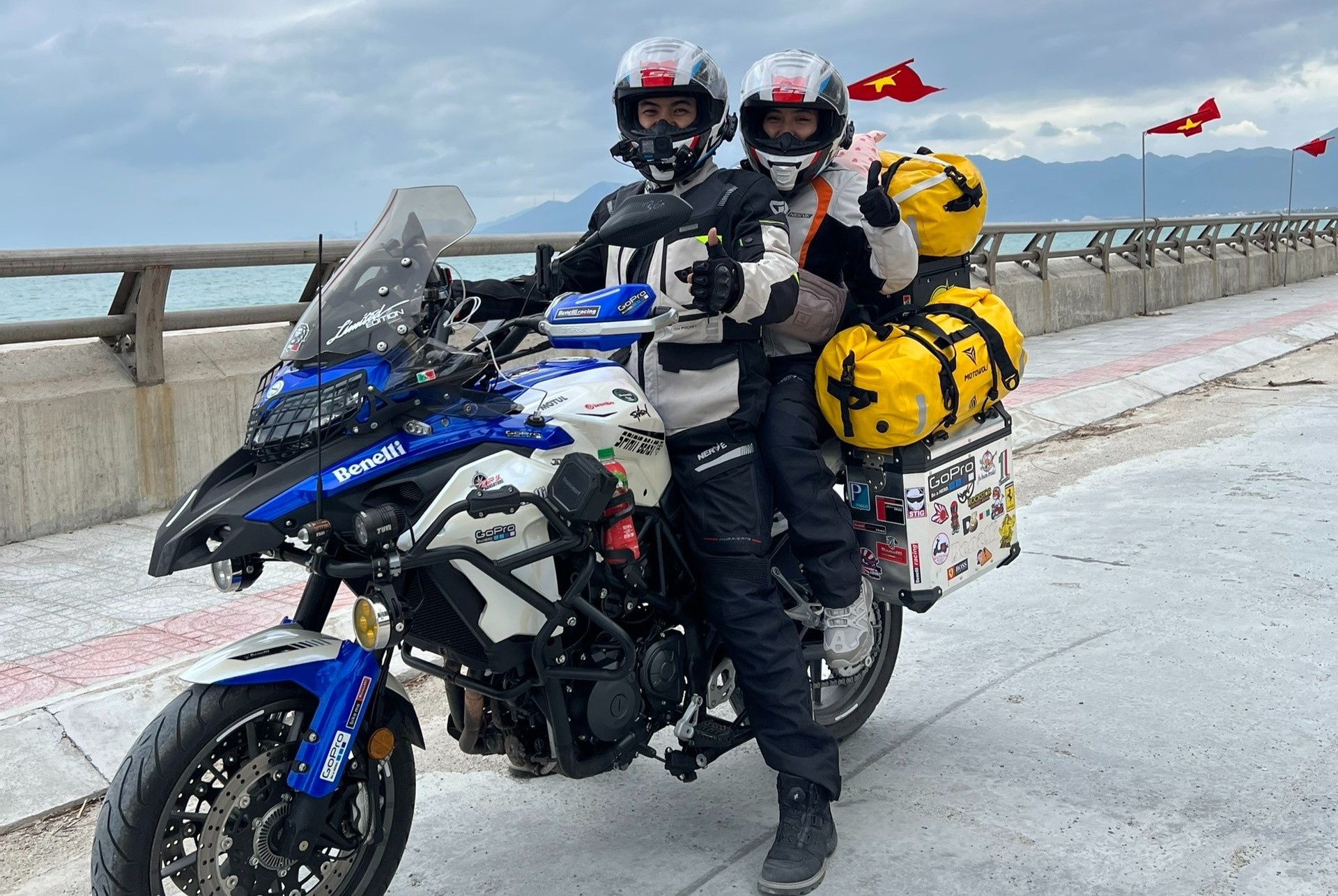 58 ngay trang mat xuyen Viet bang xe phan khoi lon hinh anh