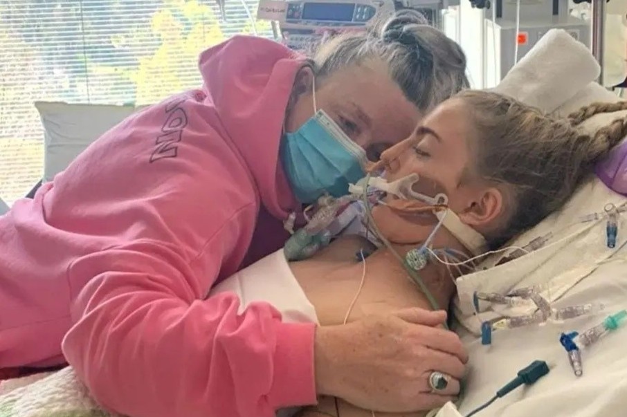 Nu sinh Australia chet nao vi hoc theo trao luu mang hinh anh