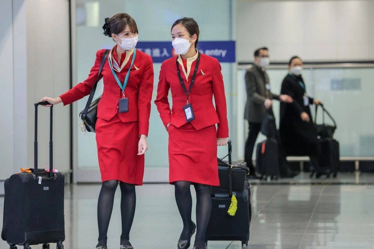 Tiep vien Hong Kong bi sa thai vi mia mai khach khong biet tieng Anh hinh anh