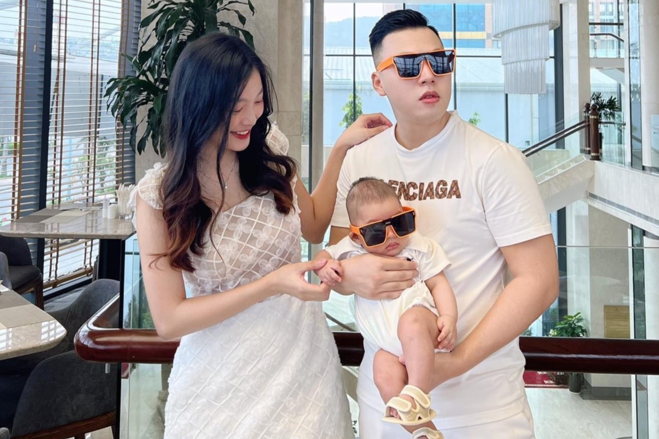 Cha me tre bot chi tieu, it sam do de don tien cho con hinh anh