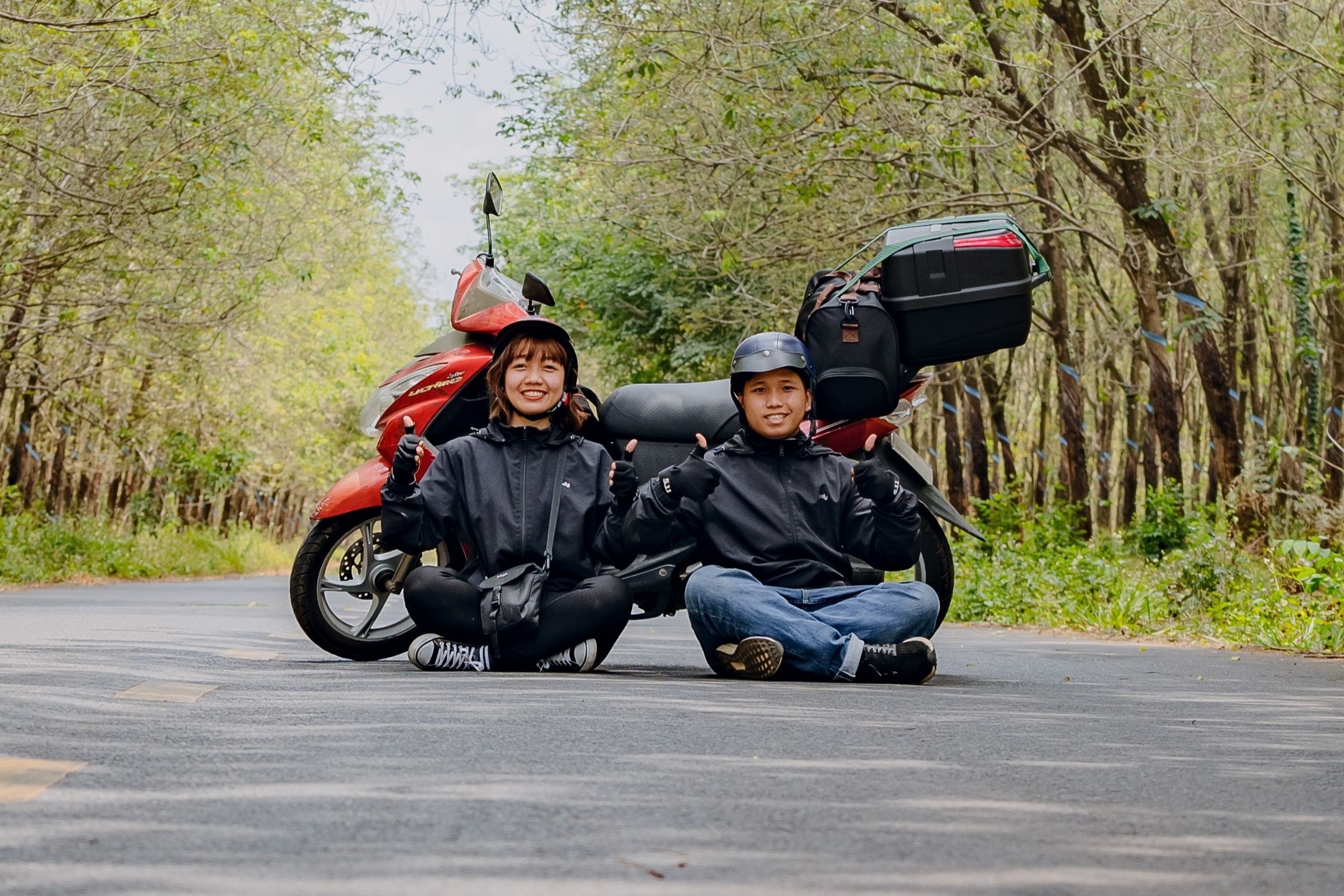 Cap doi di xuyen Viet, 'song thu' moi noi 1-2 thang hinh anh