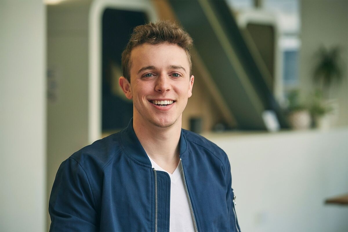 Ty phu tre nhat anh 1