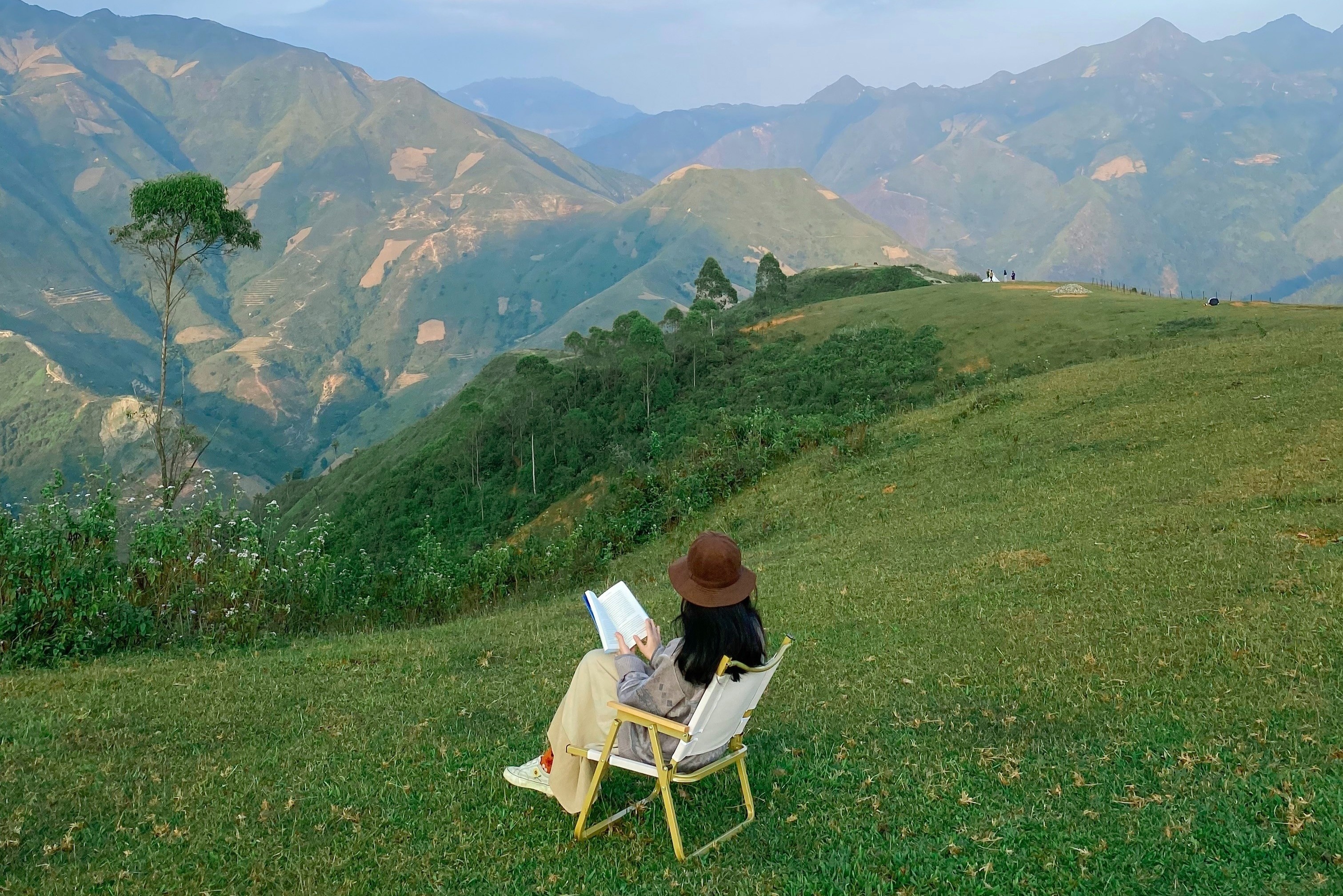 Nhung nguoi tre tu choi su on dinh, thich ‘song thu’ nay day mai do hinh anh