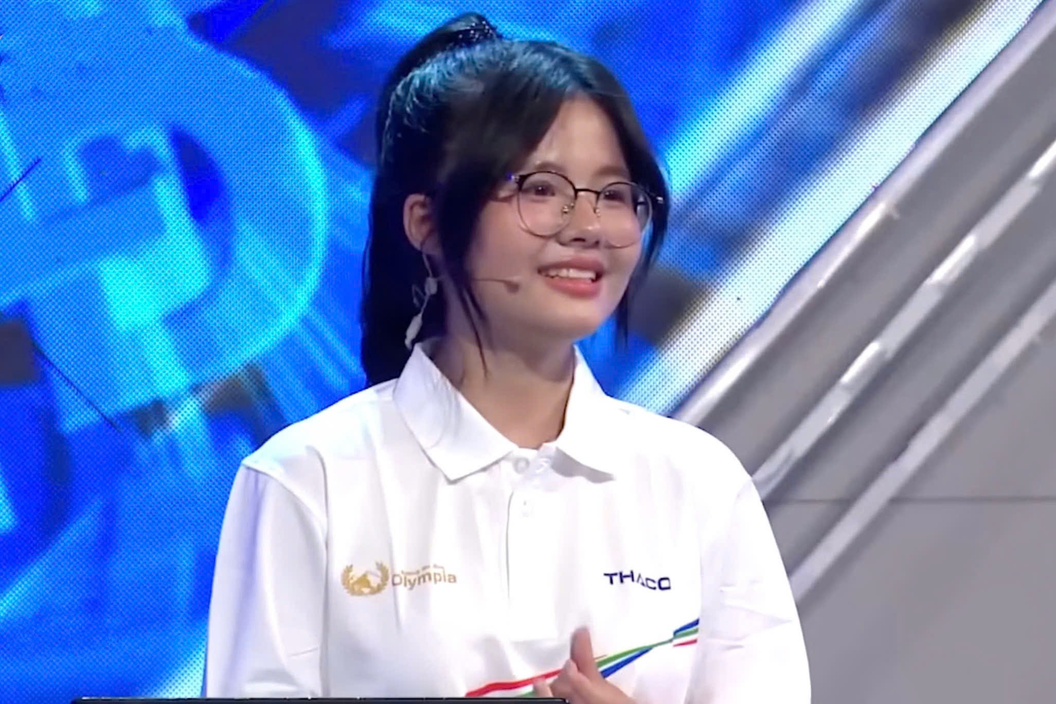 Nu sinh nhat tuan Olympia chiem song mang xa hoi nho mot cau noi hinh anh