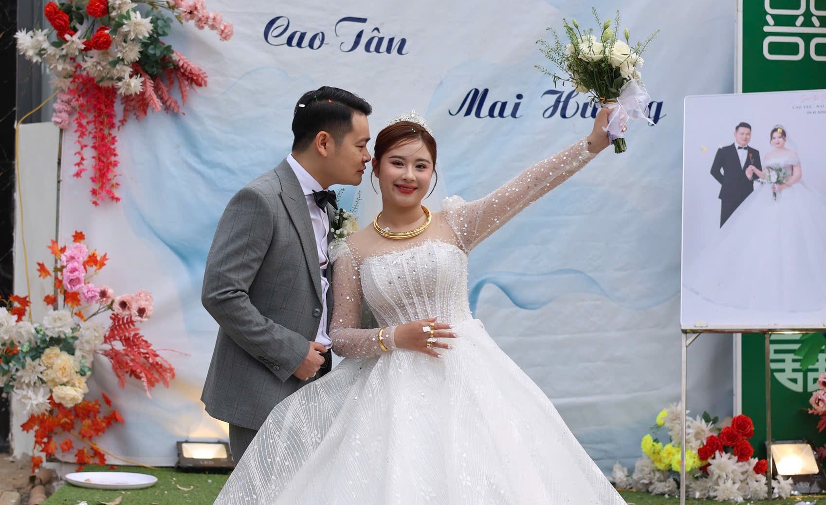 Co gai 9h lam dam cuoi, 13h chay voi len truong di thi hinh anh