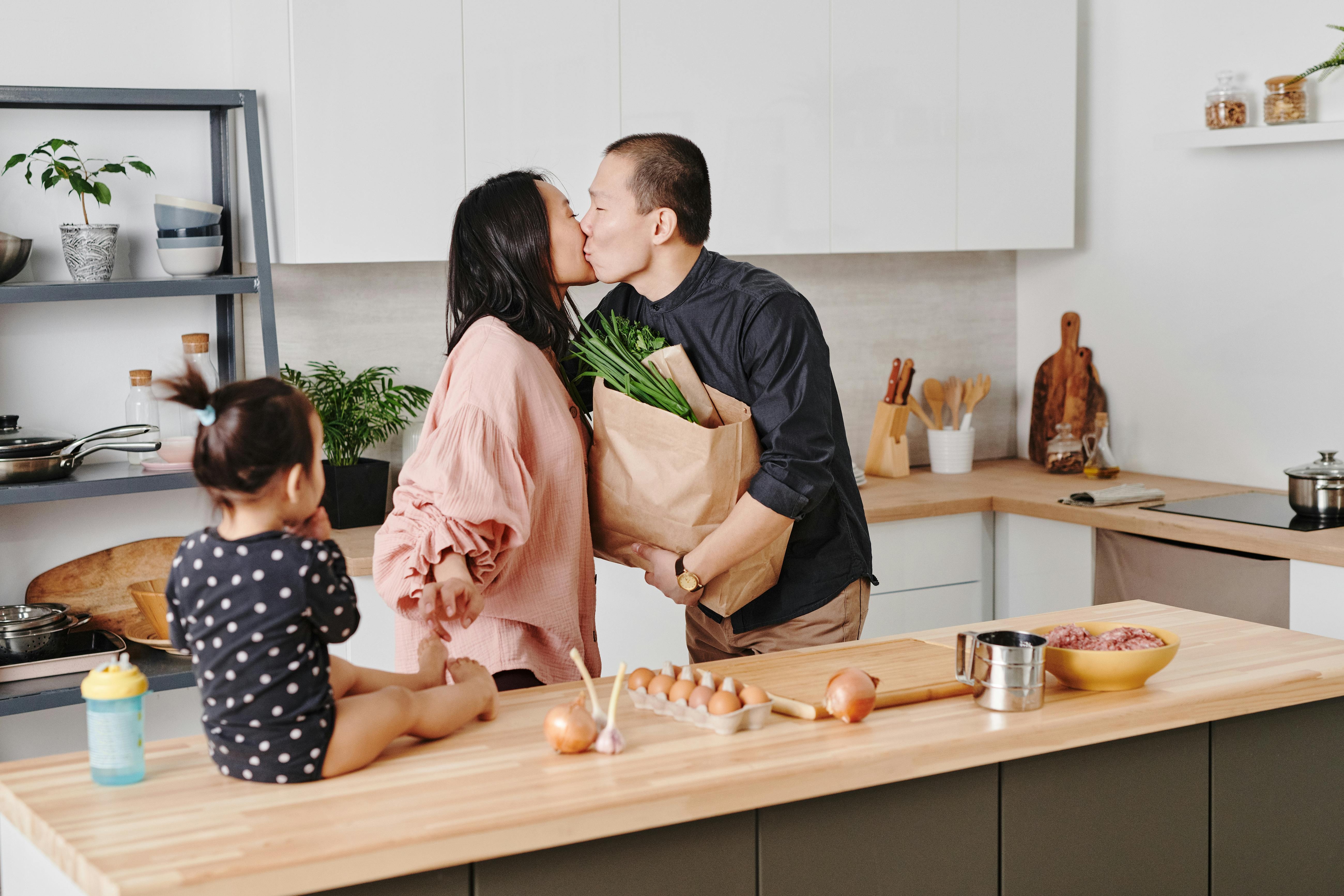 Bang chi tieu gia dinh 3 nguoi het 15 trieu dong/thang gay tranh luan hinh anh