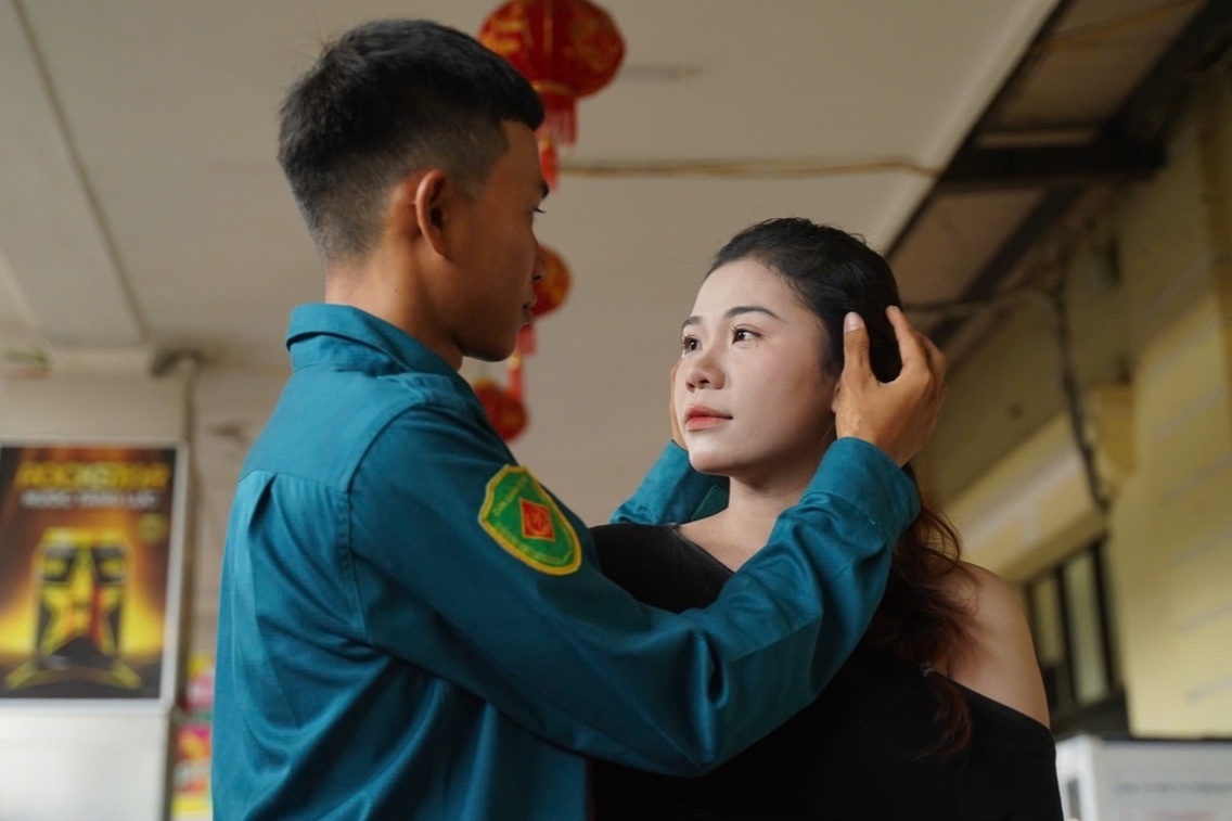 Nhung chuyen tinh duoc 'To quoc xe duyen' hinh anh