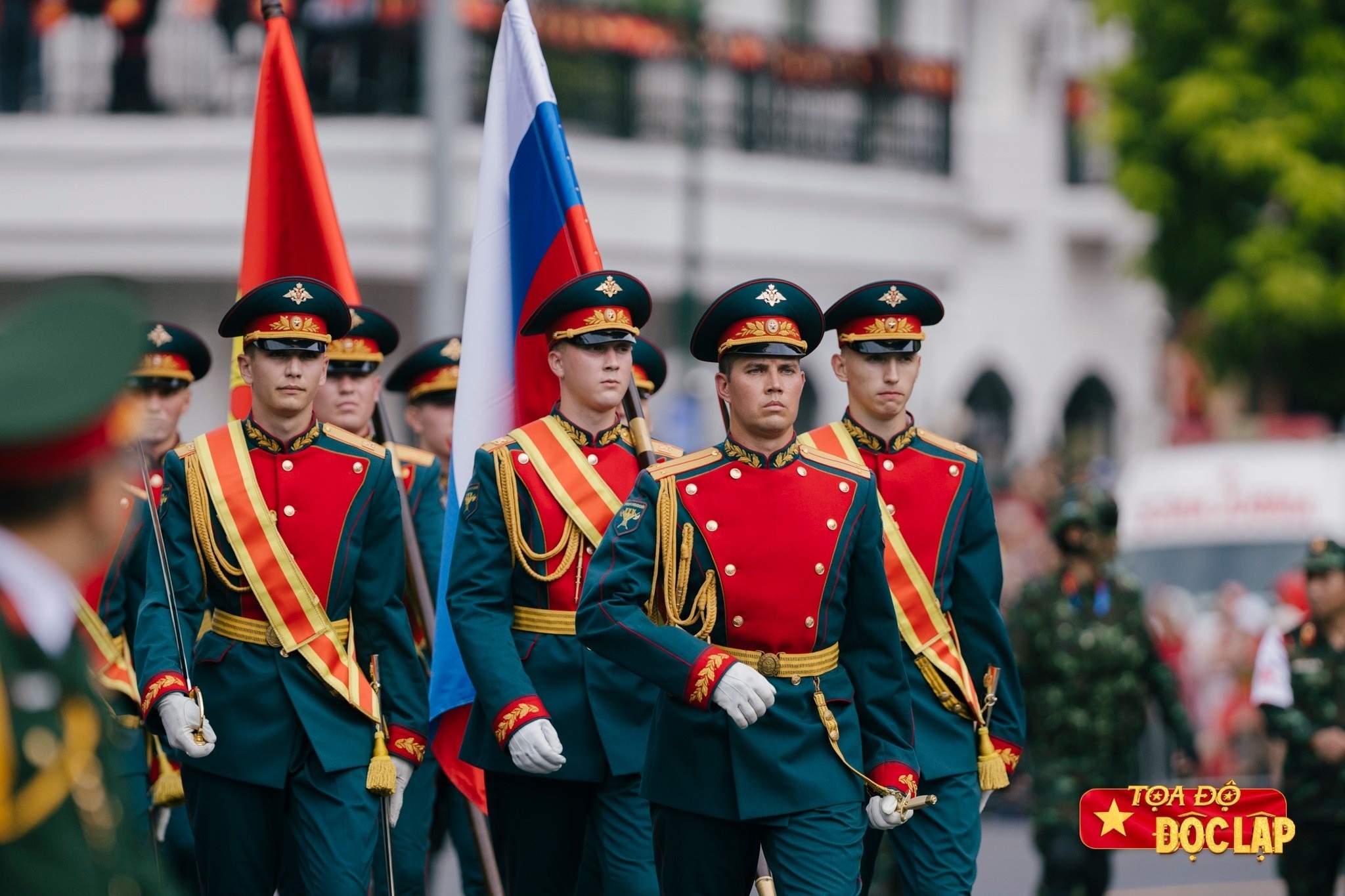 chi huy khoi nga anh 2
