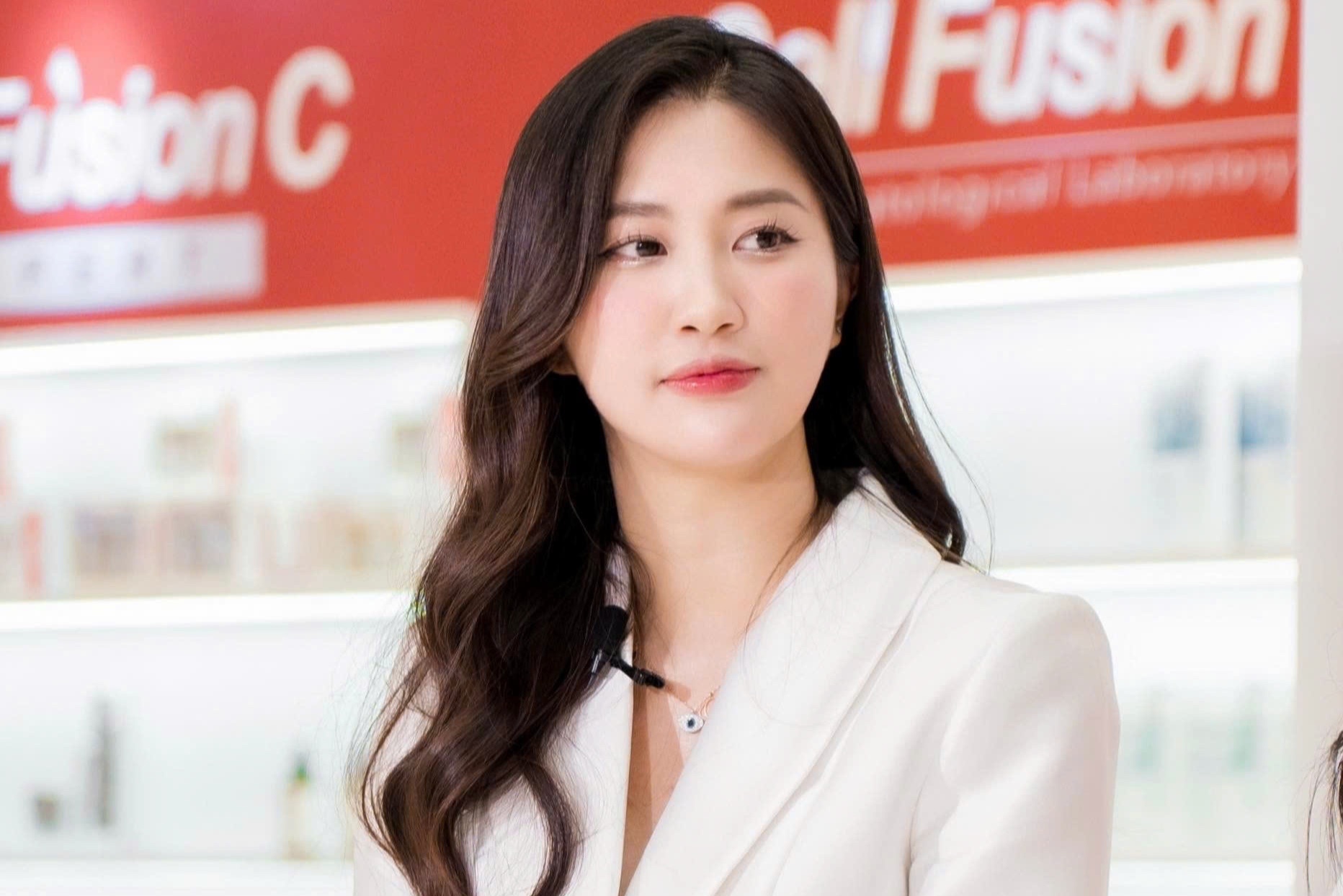 Nu nghien cuu sinh Hoc vien Quan y 'xinh nhu hoa hau' hinh anh
