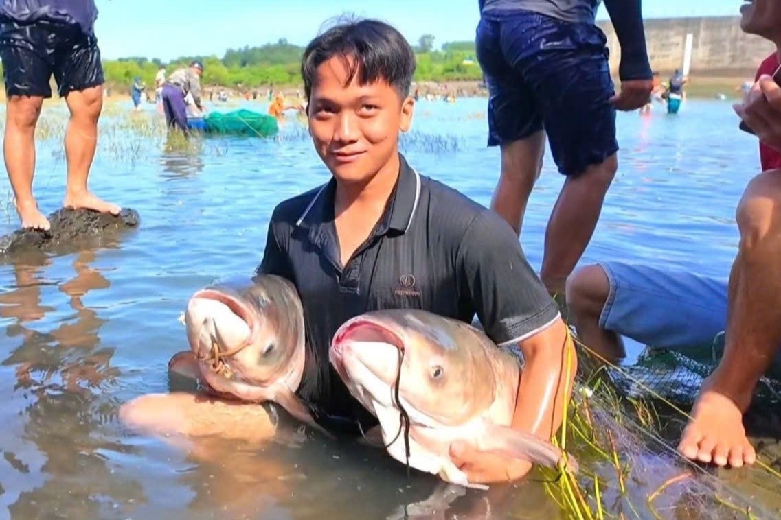 Do xo bat ca 'khung' khi thuy dien lon nhat mien Nam dong dap xa tran hinh anh