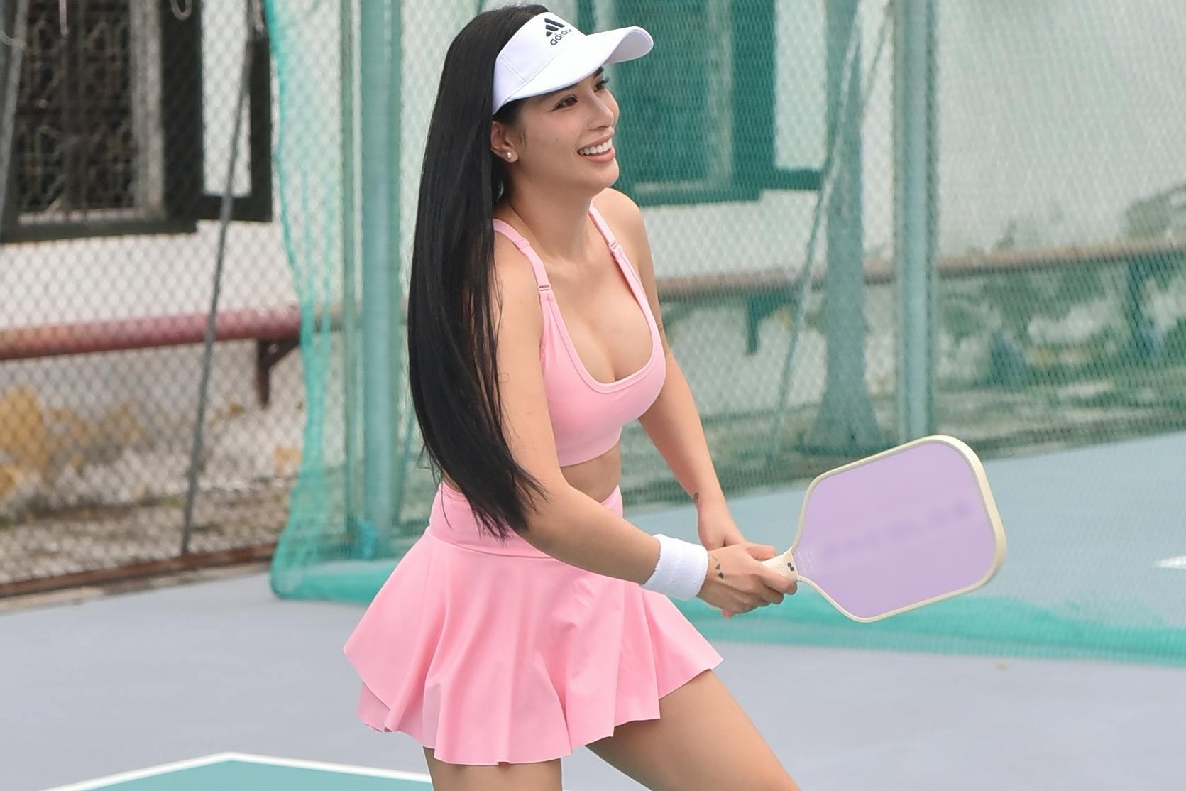 Keu cuu vi tieng 'poc poc' san pickleball den 2h sang hinh anh