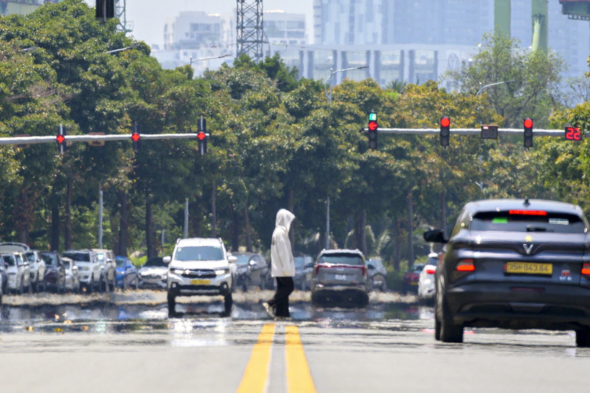 TP.HCM don mua 'vang' xoa diu nang nong, can luu y gi? hinh anh